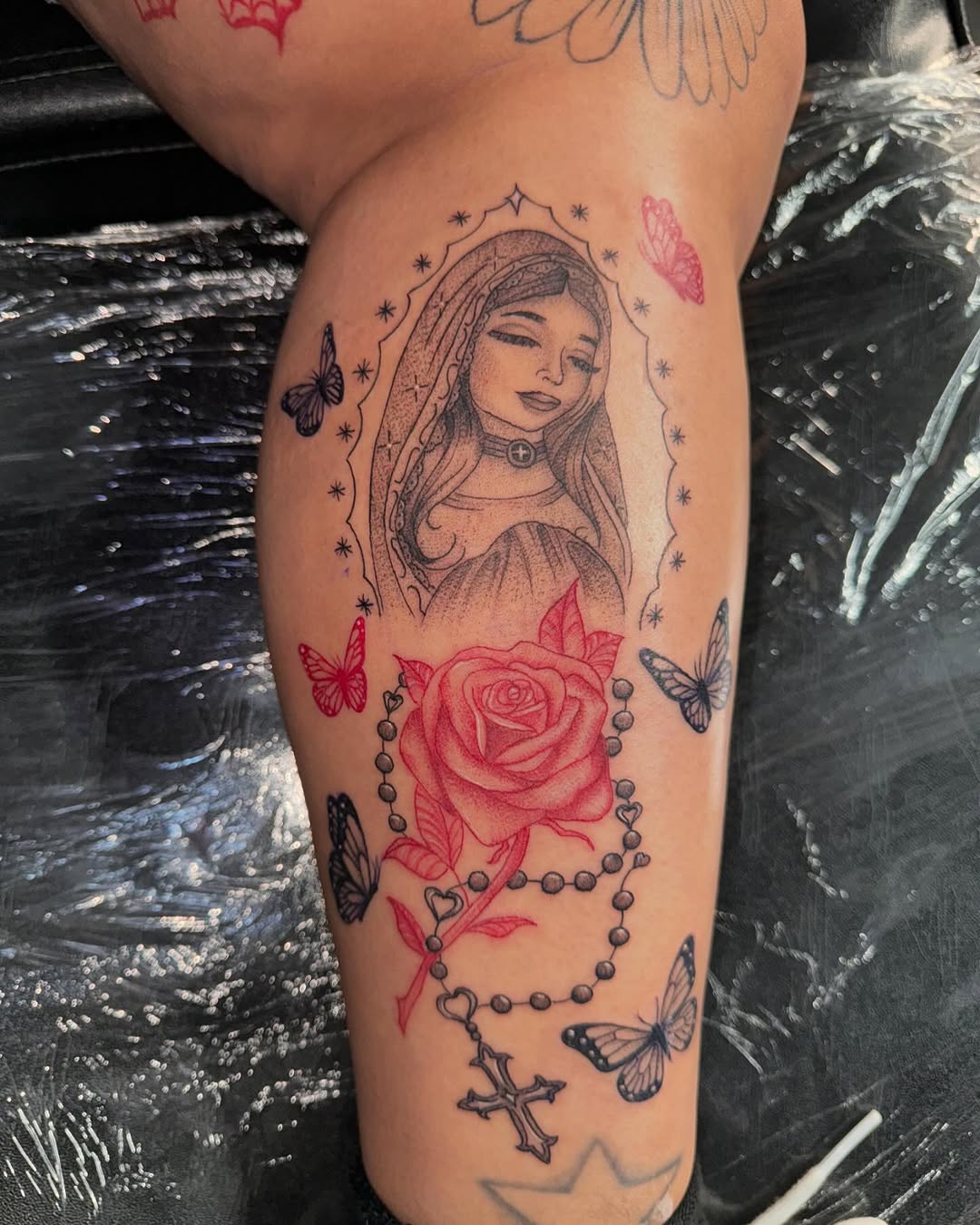Tattoo by @gabsborderlinetats โ fine_line, dotwork