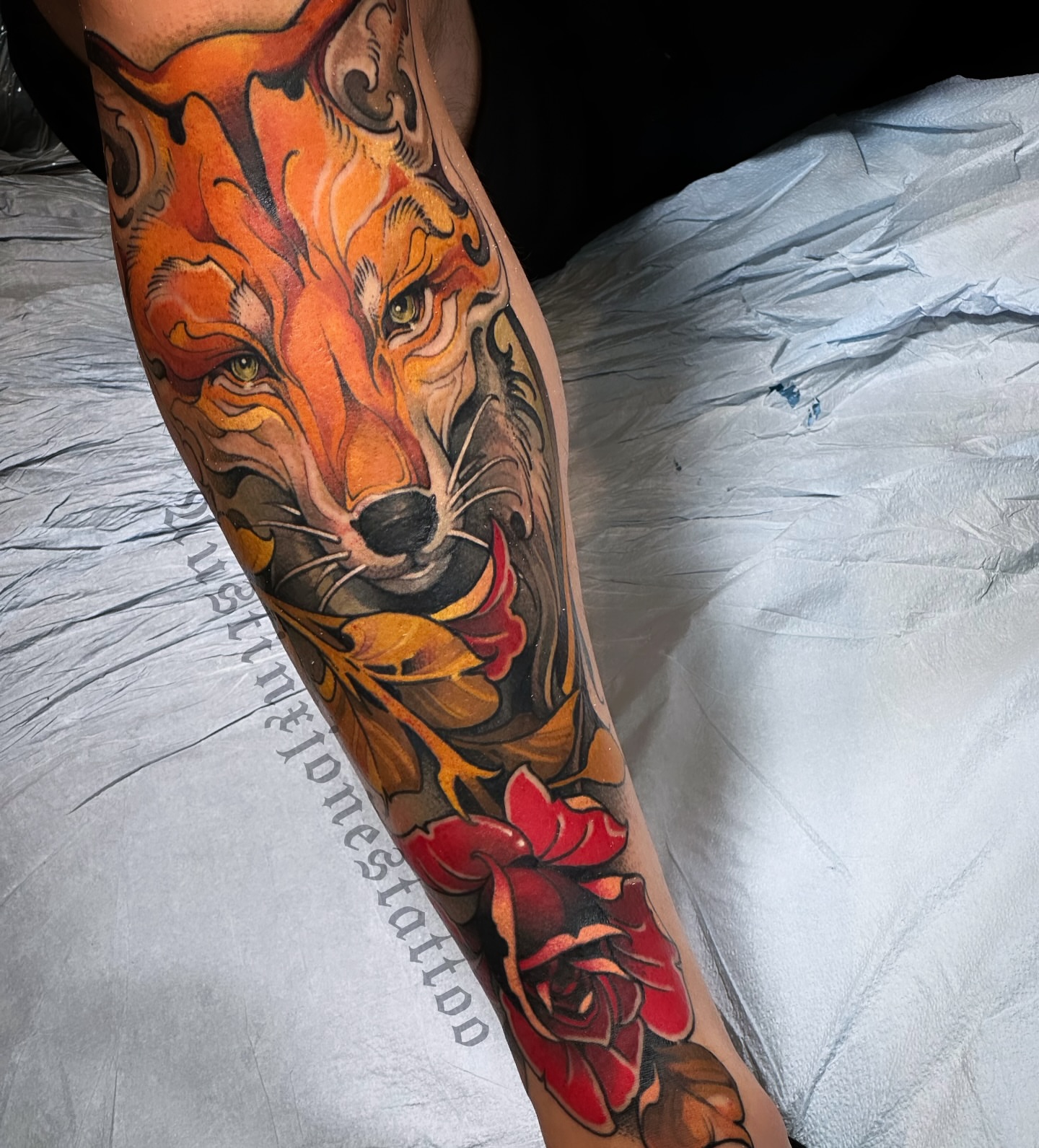 Fox and roses realism tattoo on the forearm by 👻✦ 🅐🅤🅢🅣🅘🅝🅧🅙🅞🅝🅔🅢 ✦👻