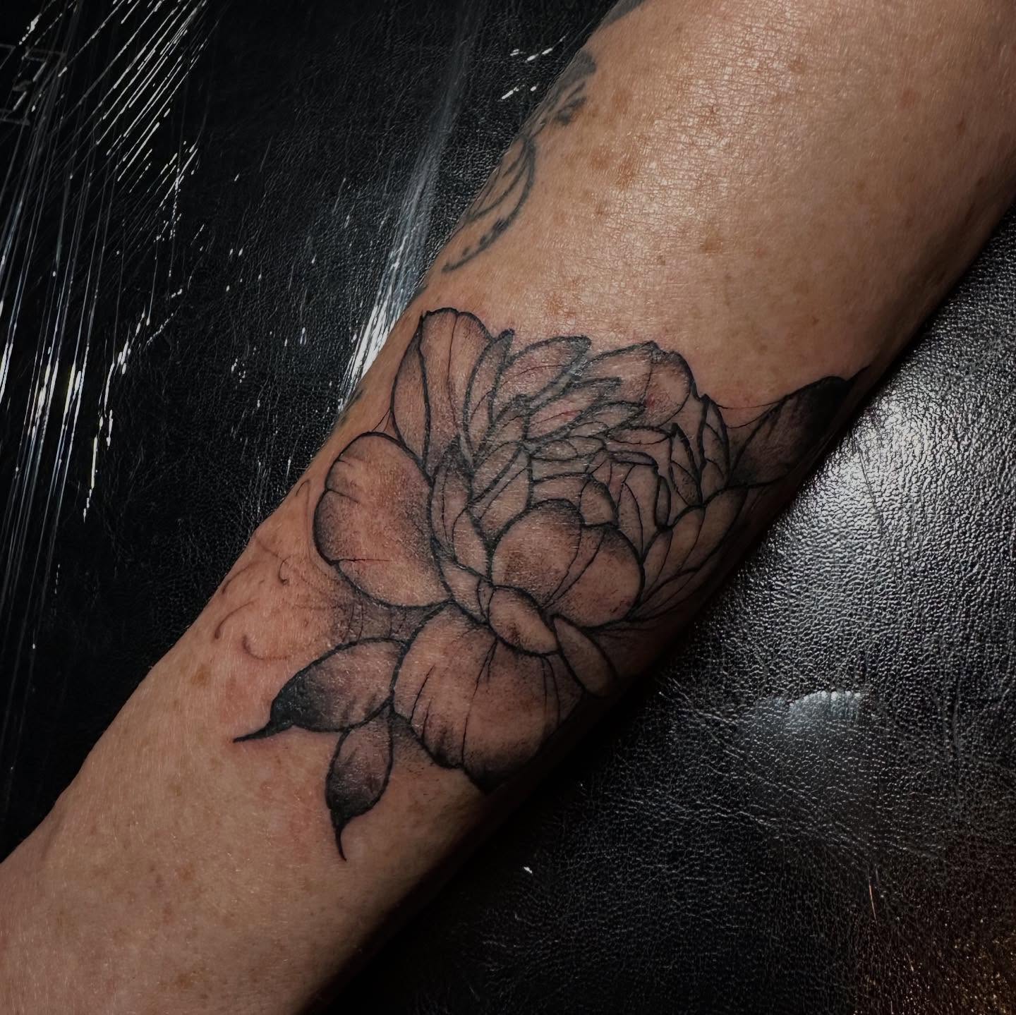 Tattoo by @quail.tattoos — black_and_grey