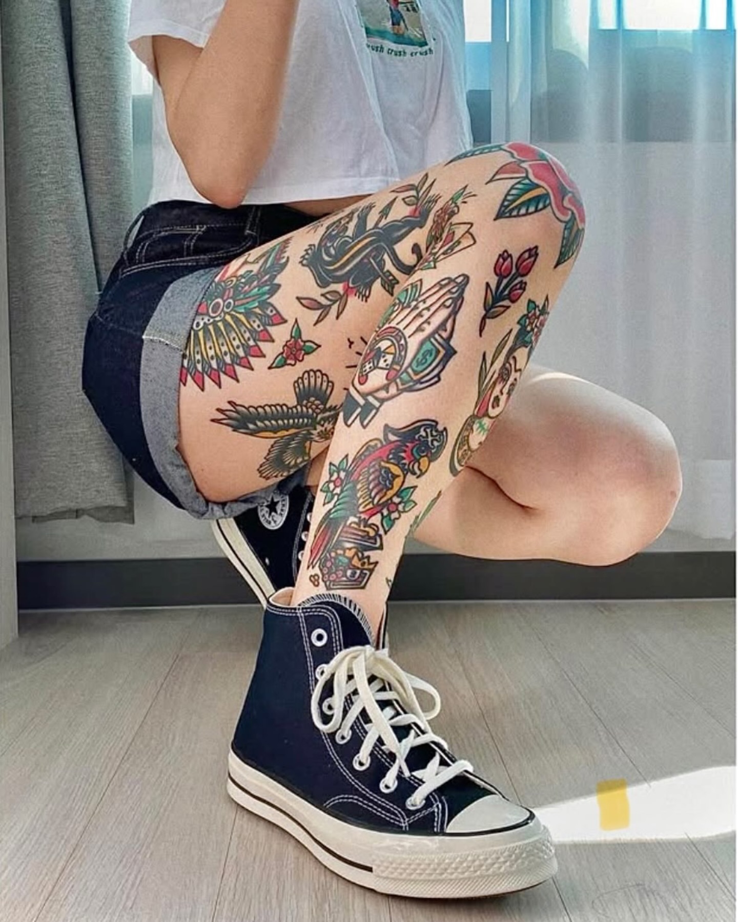 Bird and floral American traditional tattoo on the thigh by 올드스쿨타투 레드립