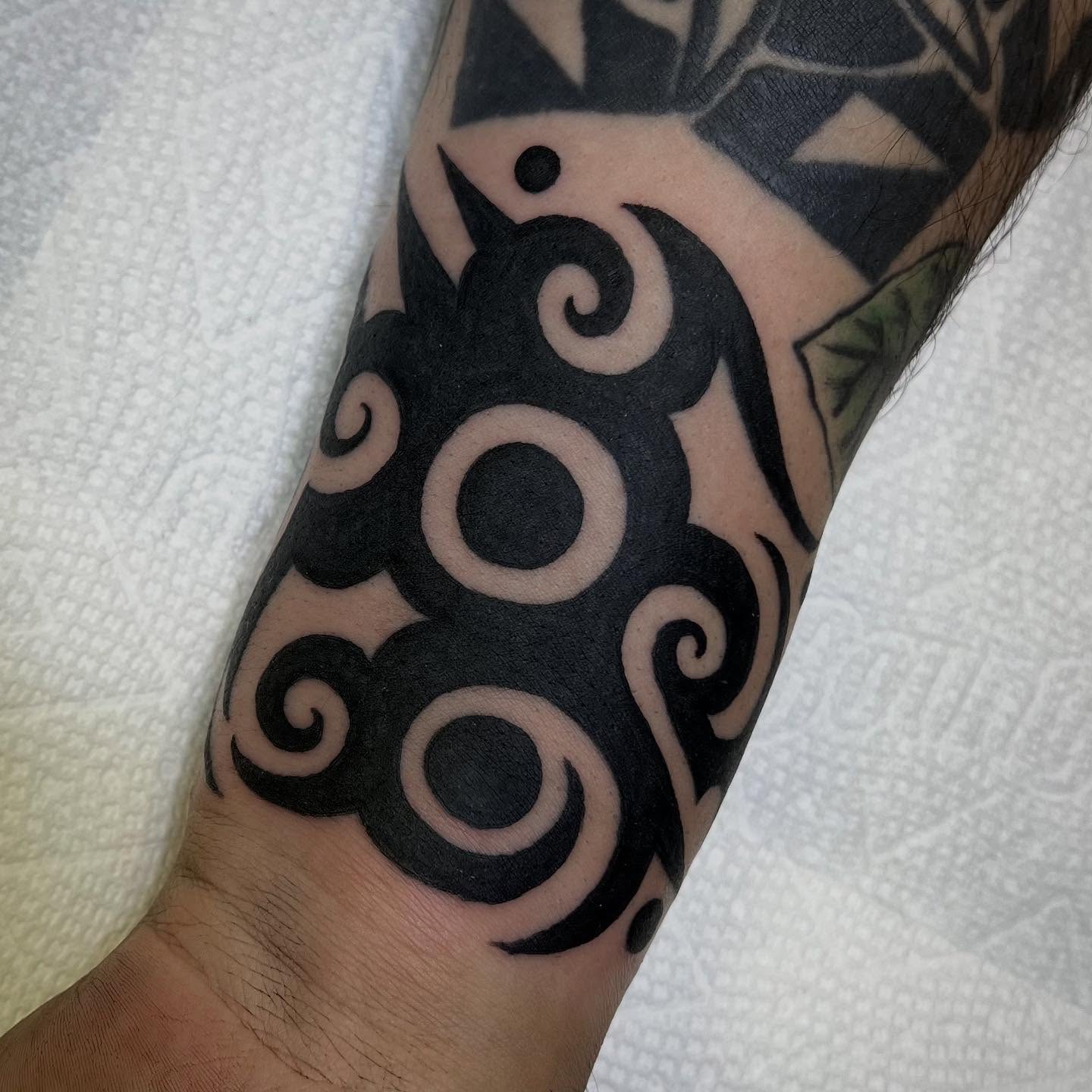 Swirls tribal tattoo on the forearm by ⛓ Emily ⚔️ Milja ⛓