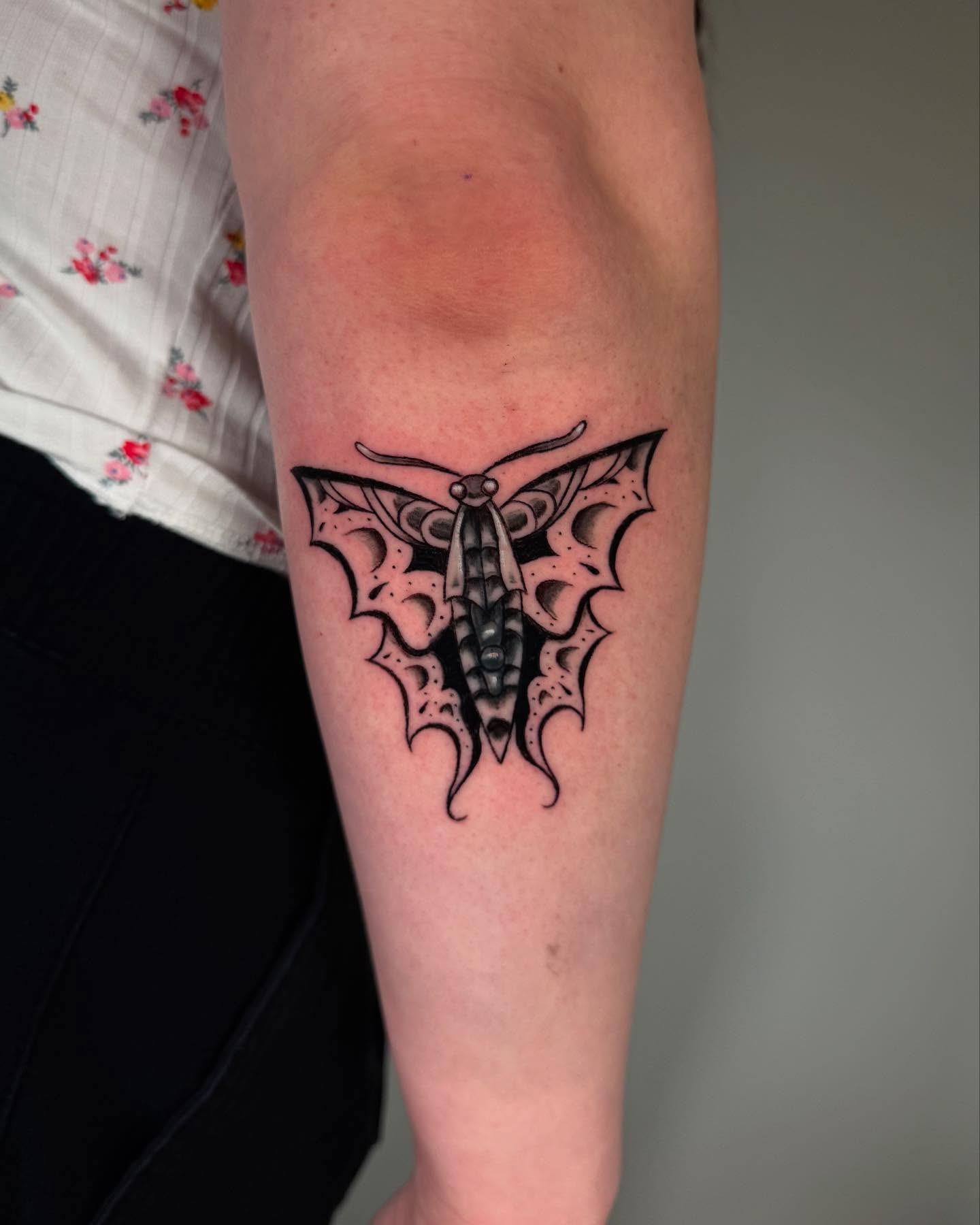 Tattoo by @yourlocalmisfit — black_and_grey