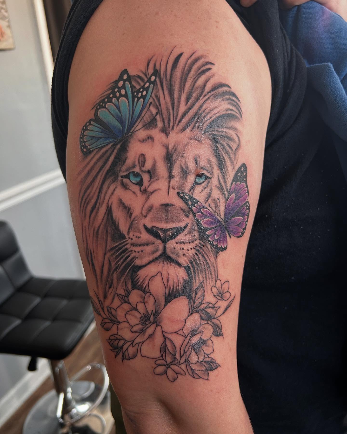 Tattoo by @chels_king24 — realism, dotwork