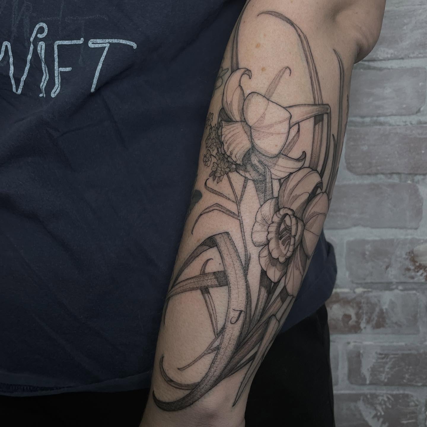 Tattoo by @caroljackytattoos — black_and_grey, realism