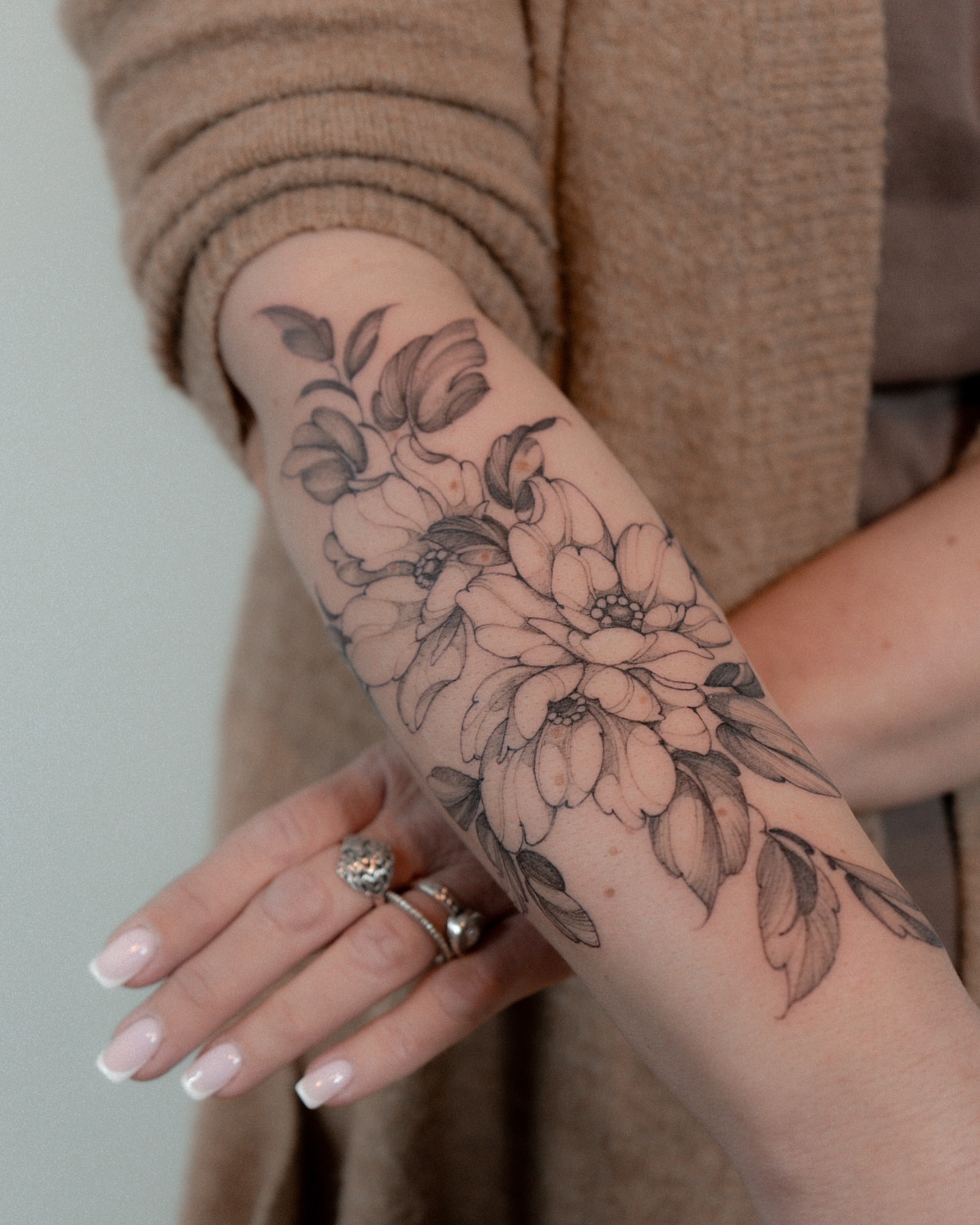 Tattoo by @aldoshyna_t — black_and_grey