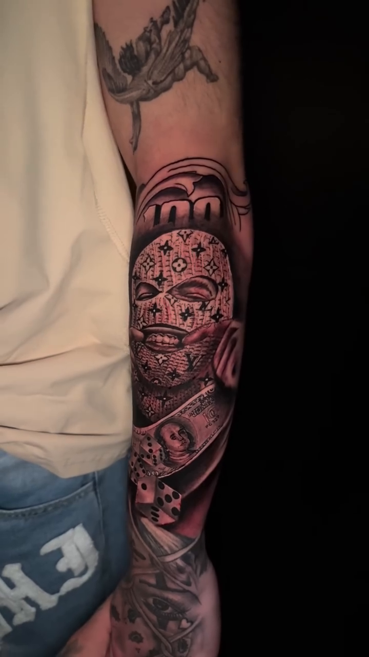 Realism tattoo on the forearm by Aldocasales@tatto