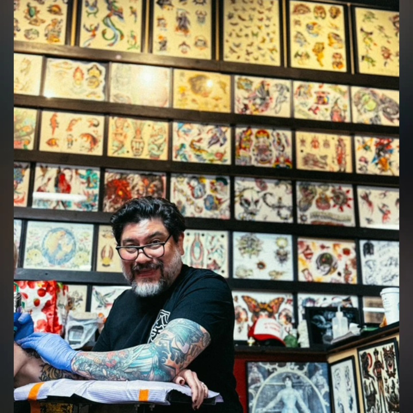 Tattooed arm American traditional tattoo on the upper arm by Mark Harada, Hoboken, New Jersey