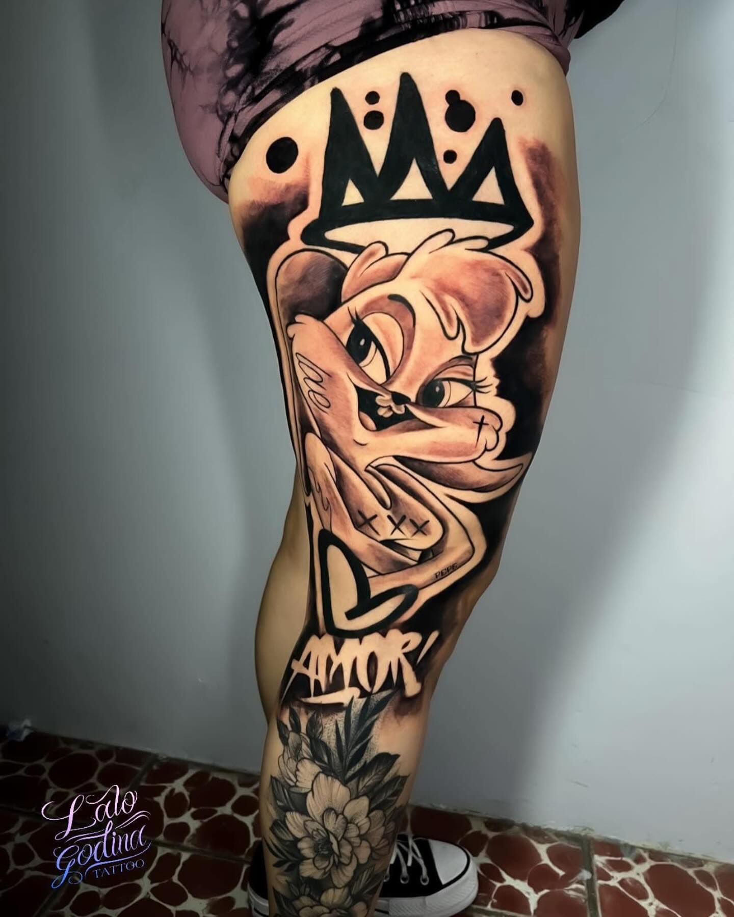 Minnie mouse American traditional tattoo on the leg by ⚜️Lalo Godina Tattoo⚜️