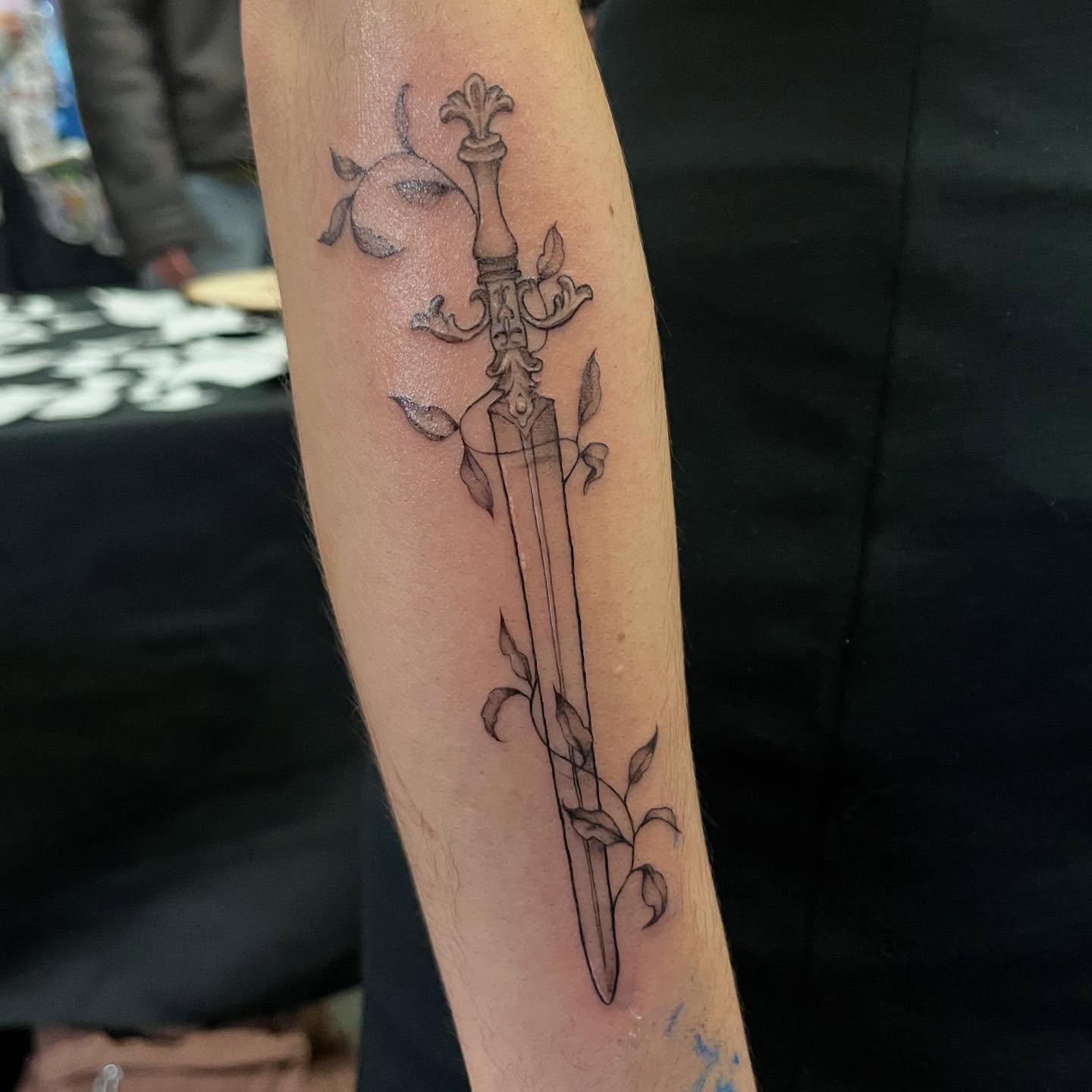 Tattoo by @piscesiscariot11 โ black_and_grey