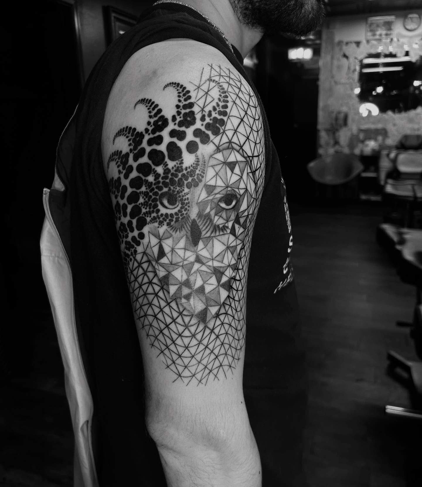 Tattoo by @kattoo_tattoo_ — geometric