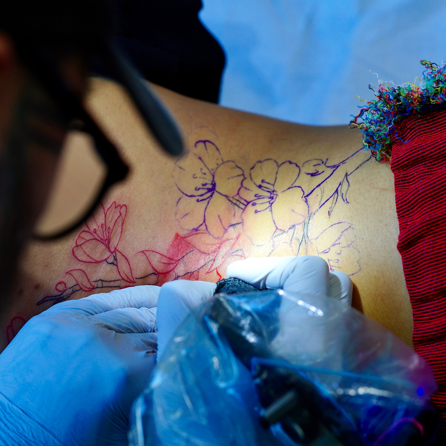 Flowers new school tattoo on the thigh by SF Tattoo Artist غريغوريو, San Francisco, California