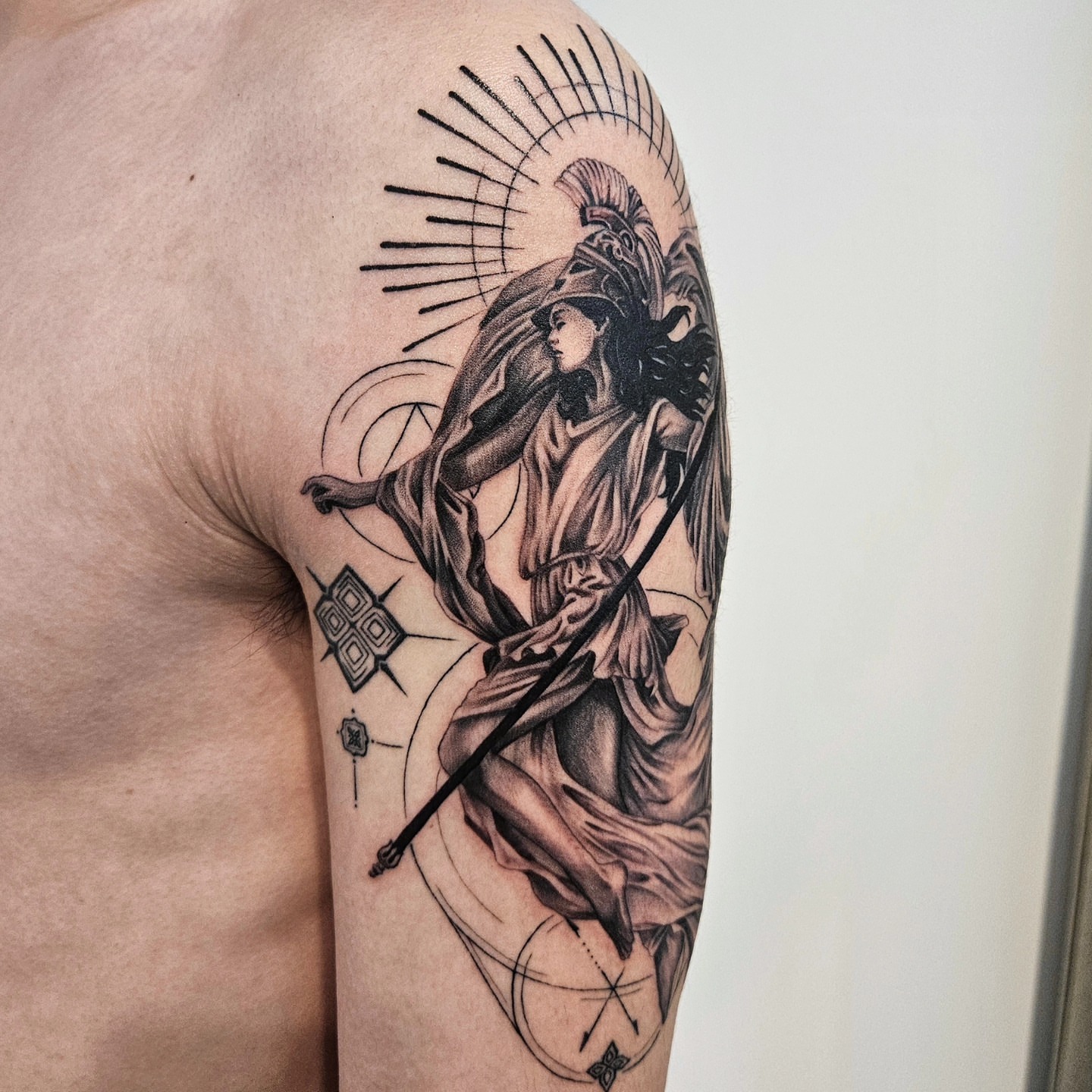Warrior realism tattoo on the shoulder by Tattooer Hermin 허민