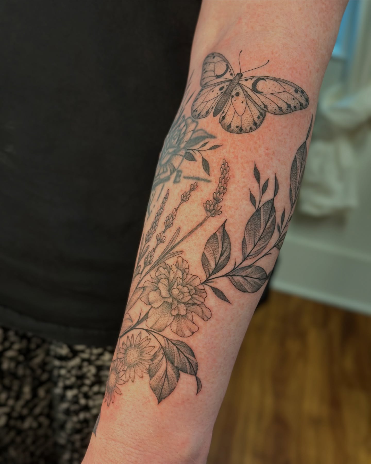 Tattoo by @vreevestattoo โ black_and_grey, realism