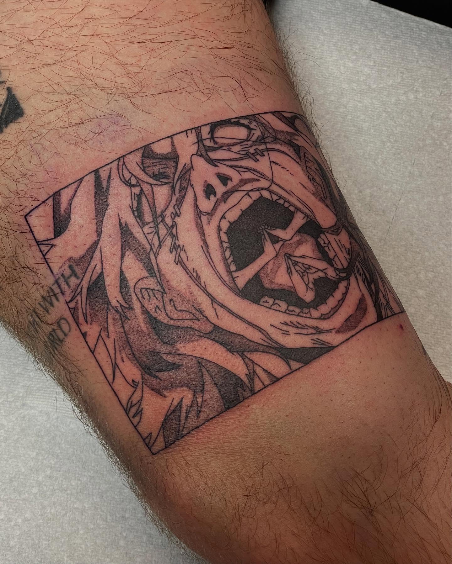 Angry tiger realism tattoo on the thigh by Jesse (Dreadzilla)