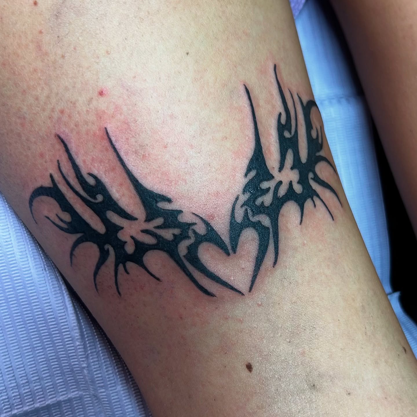 Tattoo by @laurencaldwelltattoo โ tribal