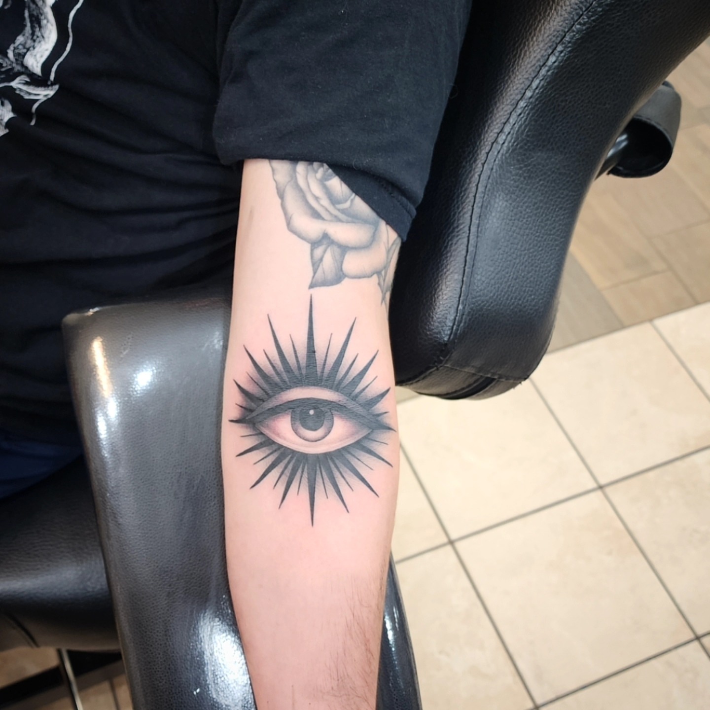 Tattoo by @dunebuggybobby — black_and_grey