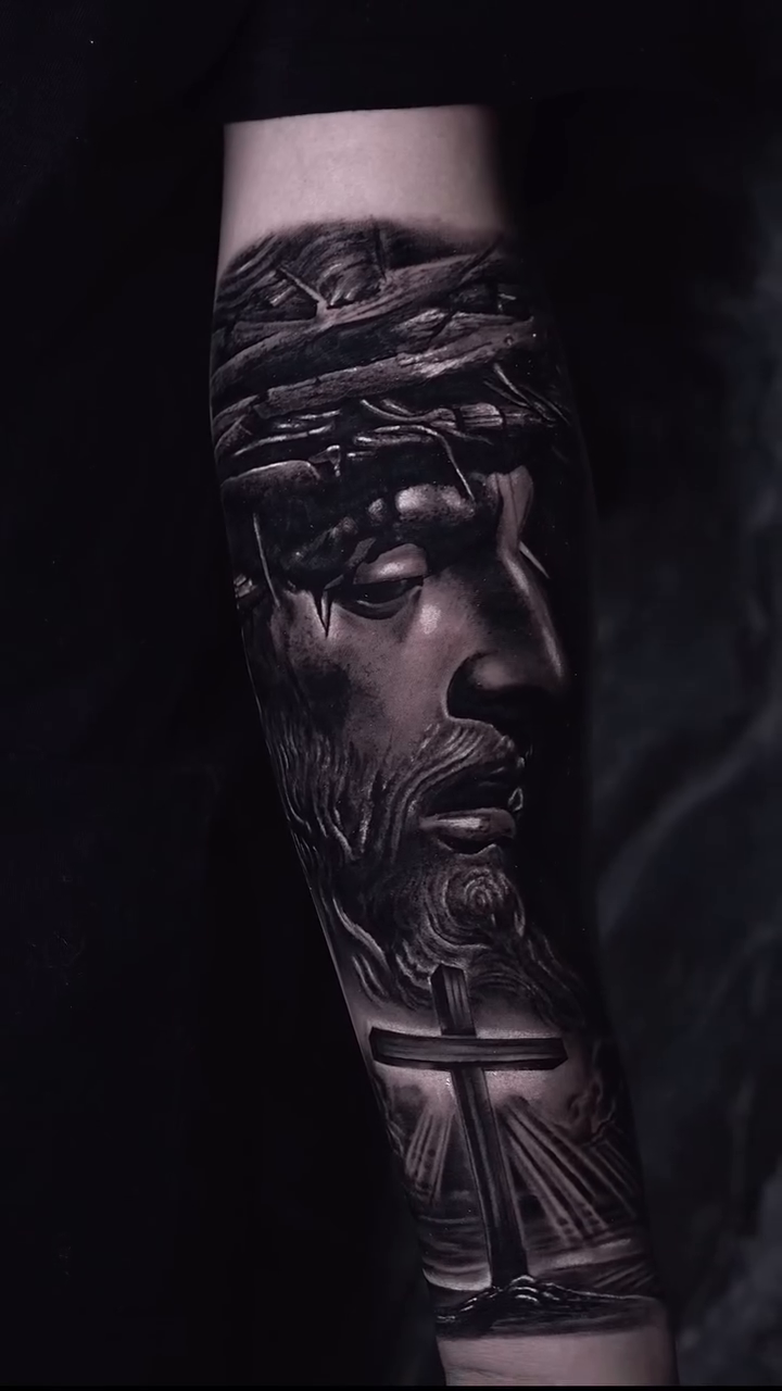 Jesus christ and cross realism tattoo by Michael Sosa