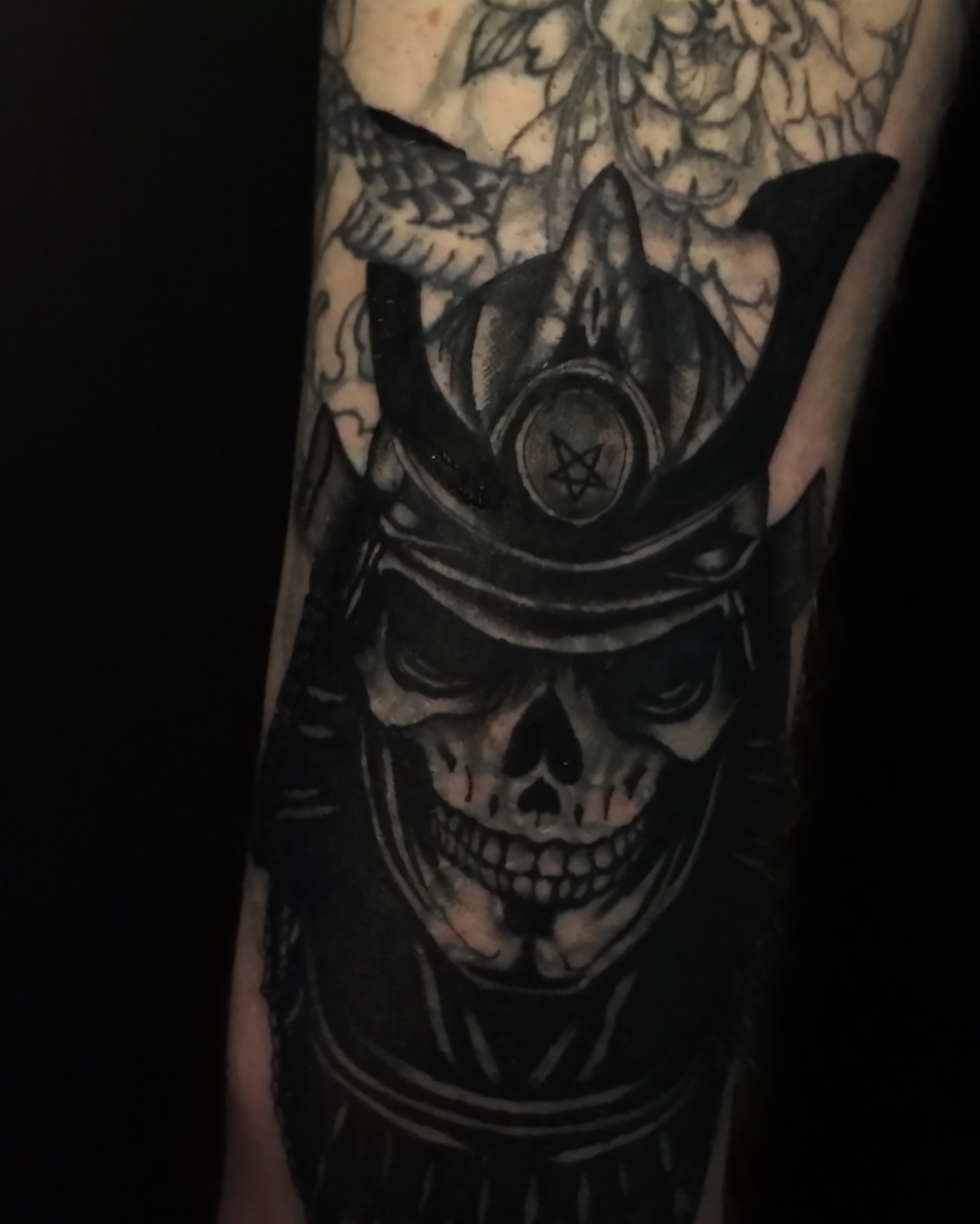 Skull wearing samurai helmet realism tattoo on the forearm by 𝕷𝖚𝖈𝖎𝖉