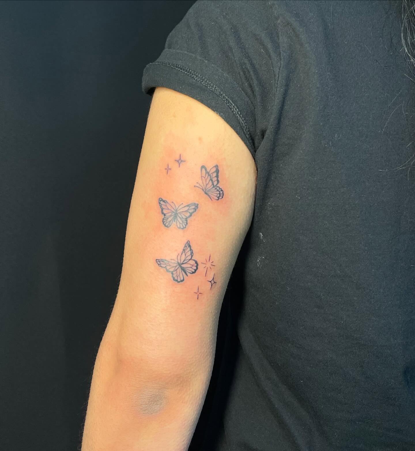 Tattoo by @inkwjuju β dotwork