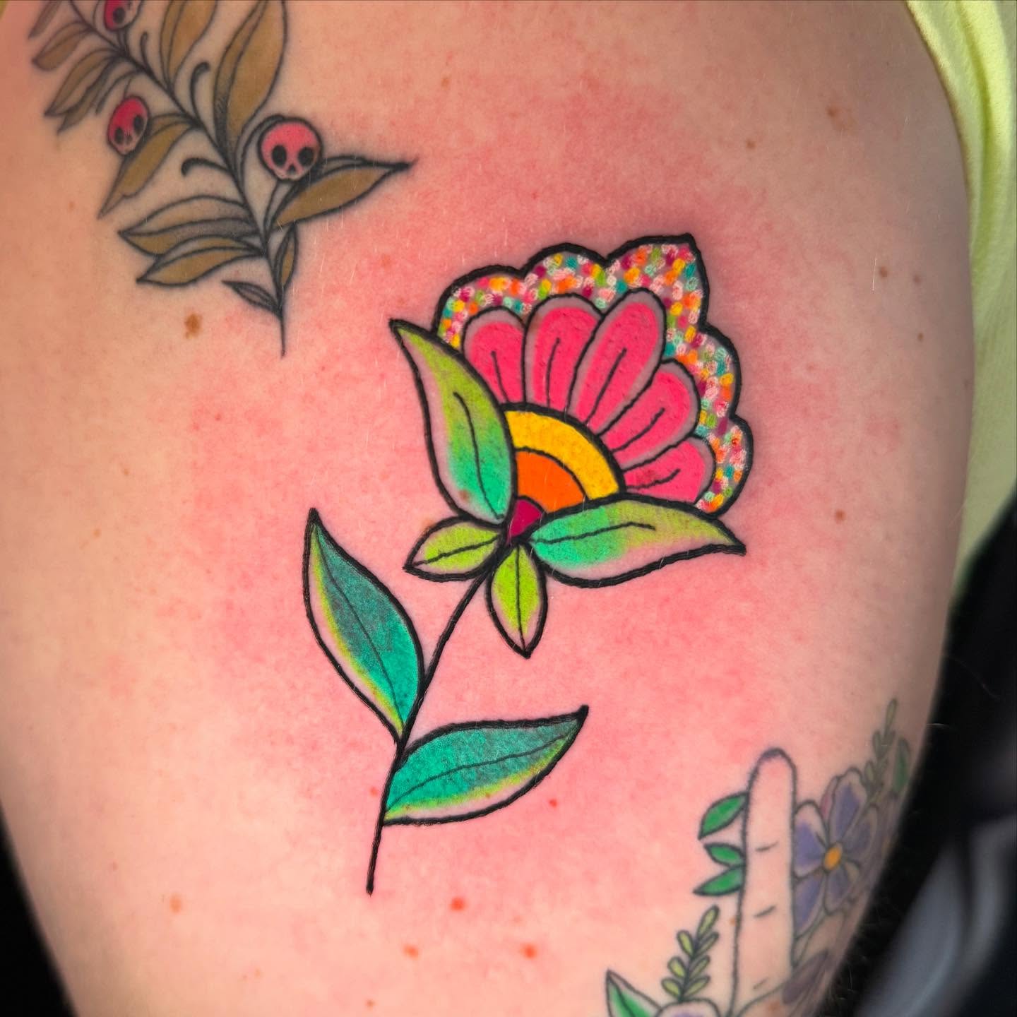 Flower new school tattoo on the upper arm by π
π―π’π«π«π πππΆπ©π¬π―