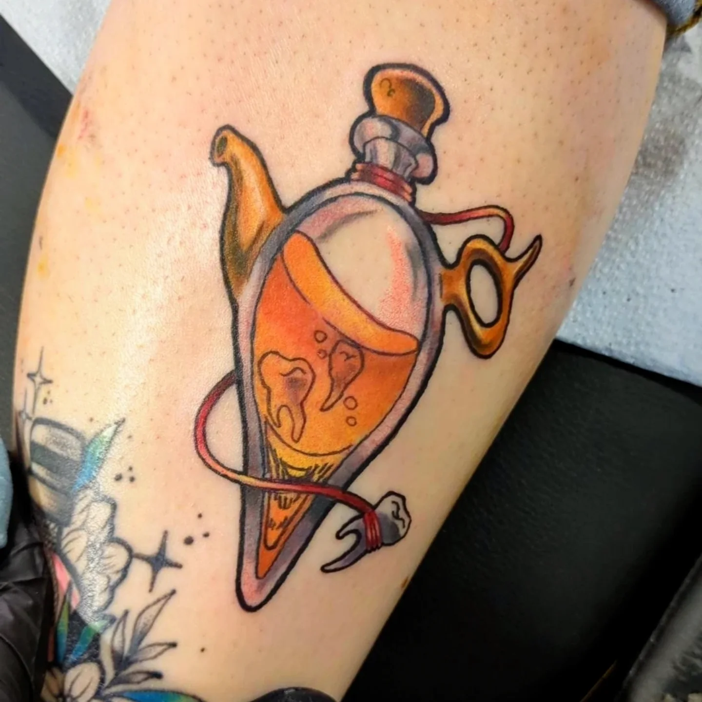 Hourglass American traditional tattoo on the thigh by Lahel (Lay-el) Fowler