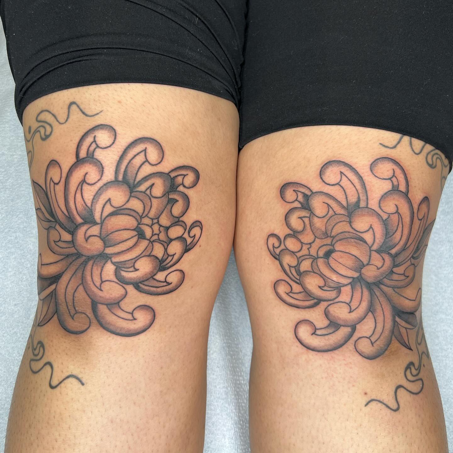 Tattoo by @robbwilsontattoos — black_and_grey