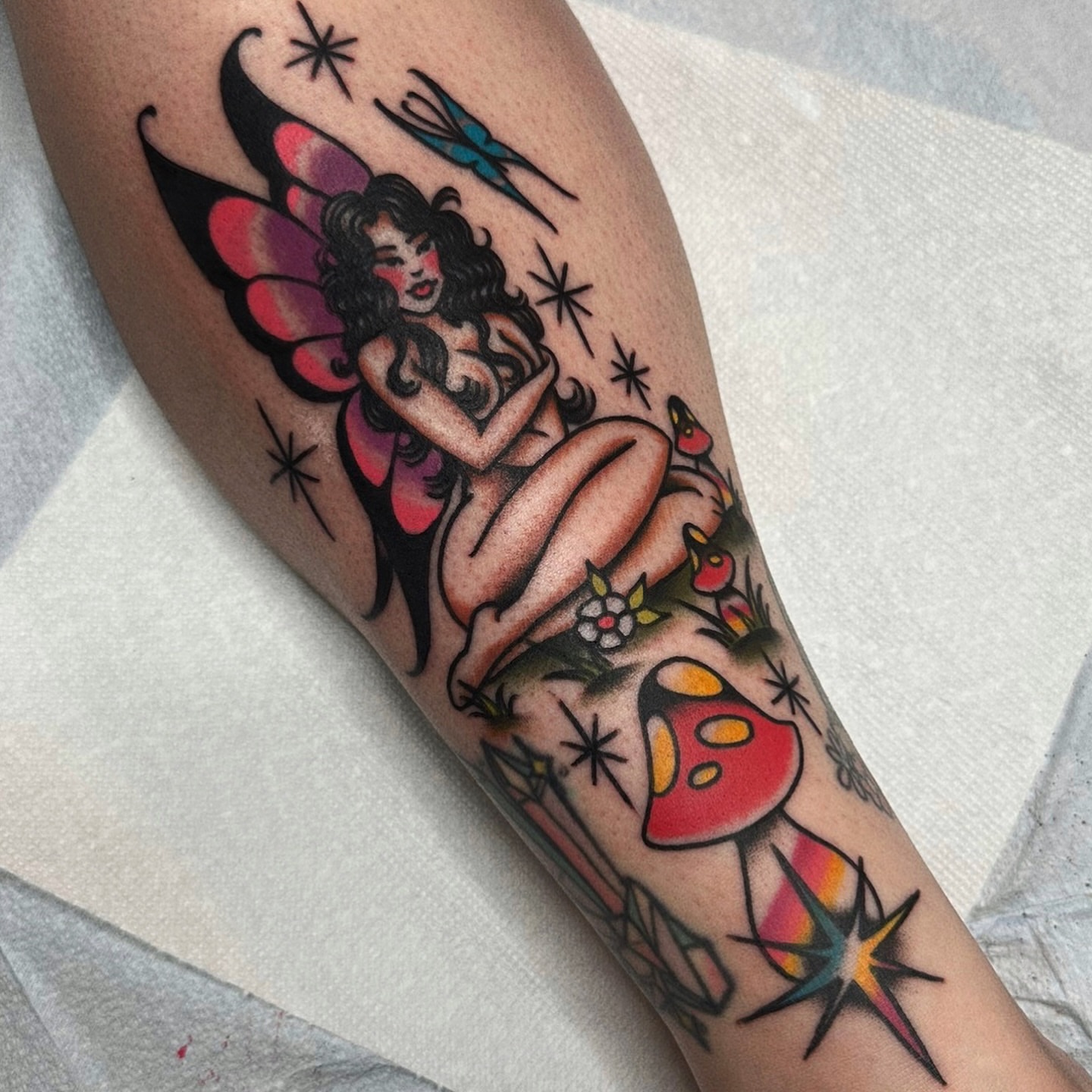 Tattoo by @lindseebeetattoo — american_traditional