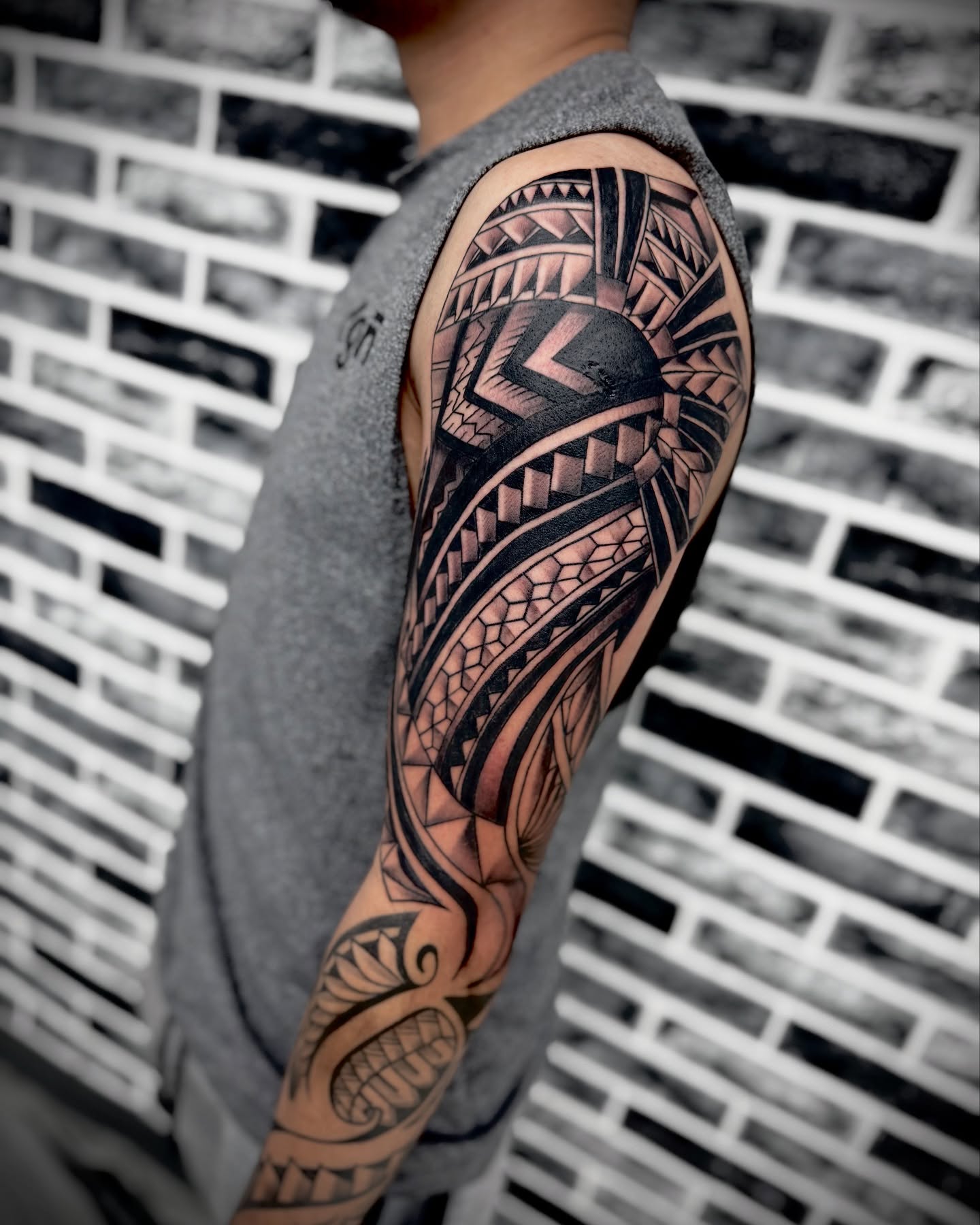 Tribal pattern tribal tattoo on the forearm by Mitsuko Ching
