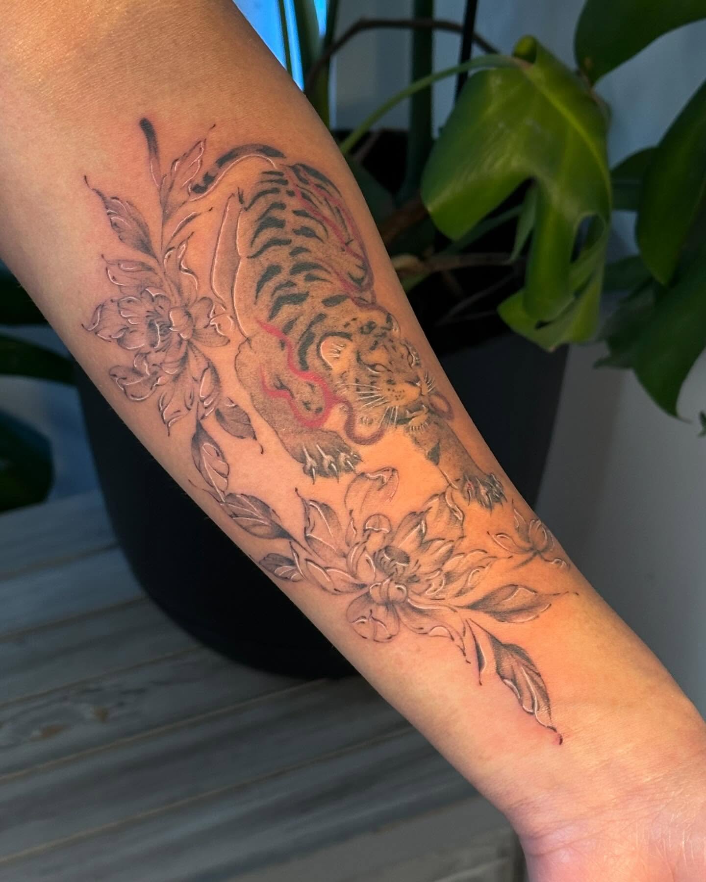 Tiger and flowers black and grey tattoo on the forearm by thuy (twee) <3, San Jose, California