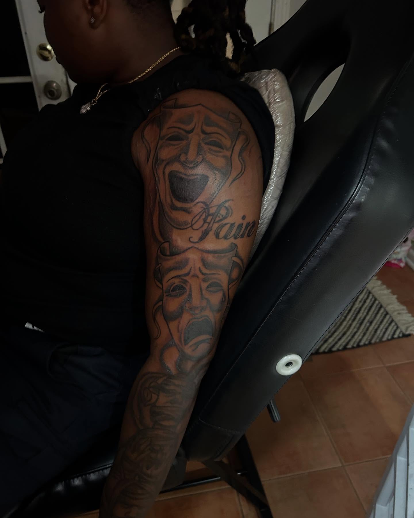 Tattoo by @nylainkedyou — black_and_grey
