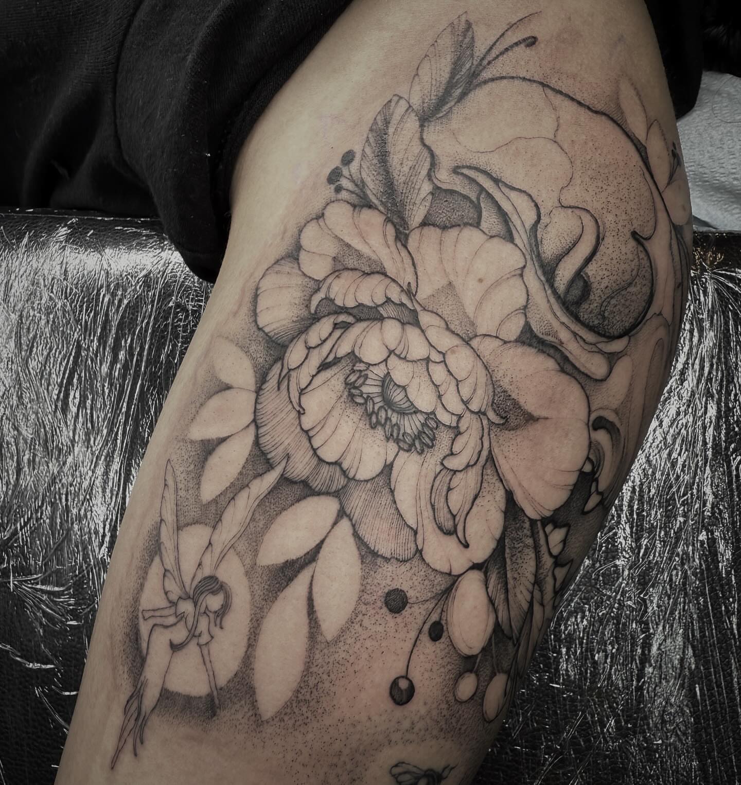 Tattoo by @cattblacktattoo β dotwork, black_and_grey