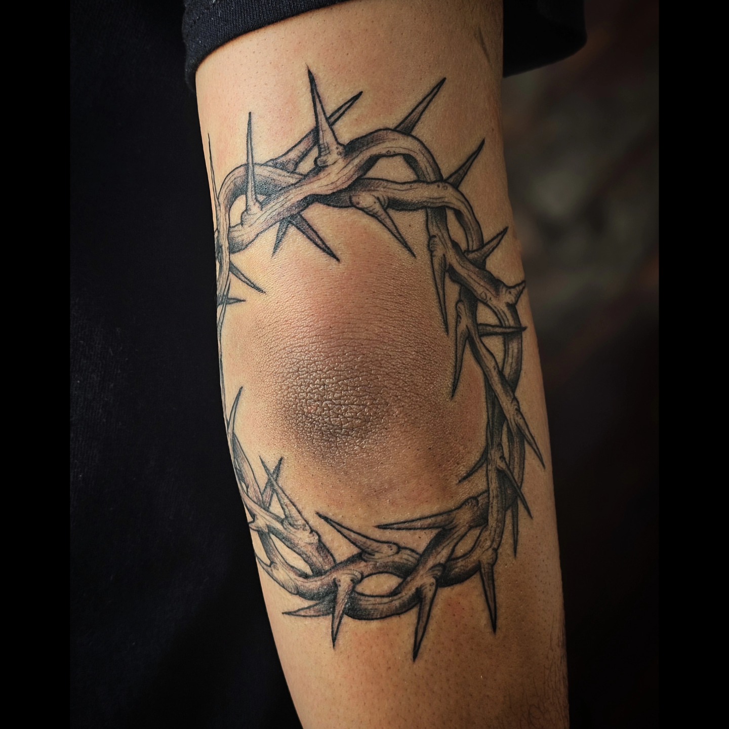 Tattoo by @doveandtoad — black_and_grey