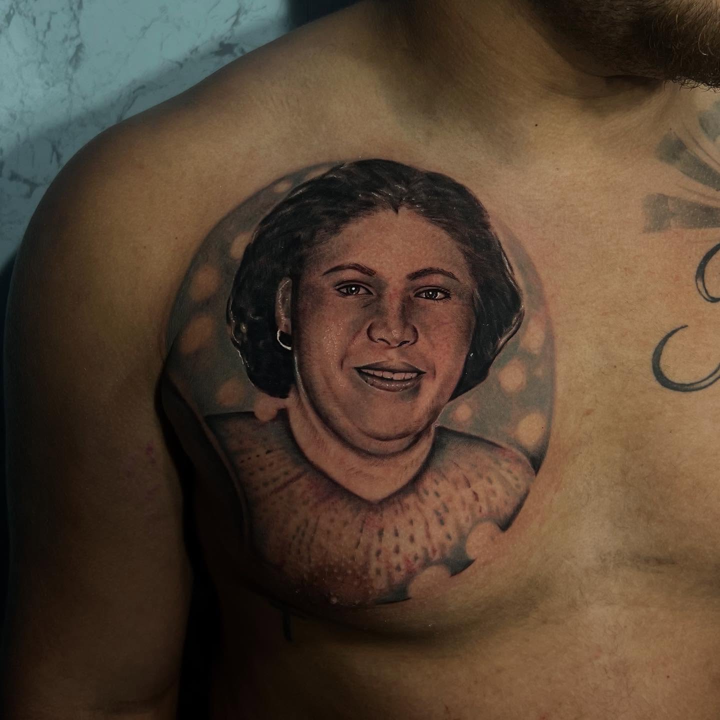 Tattoo by @greytatto_93 — realism