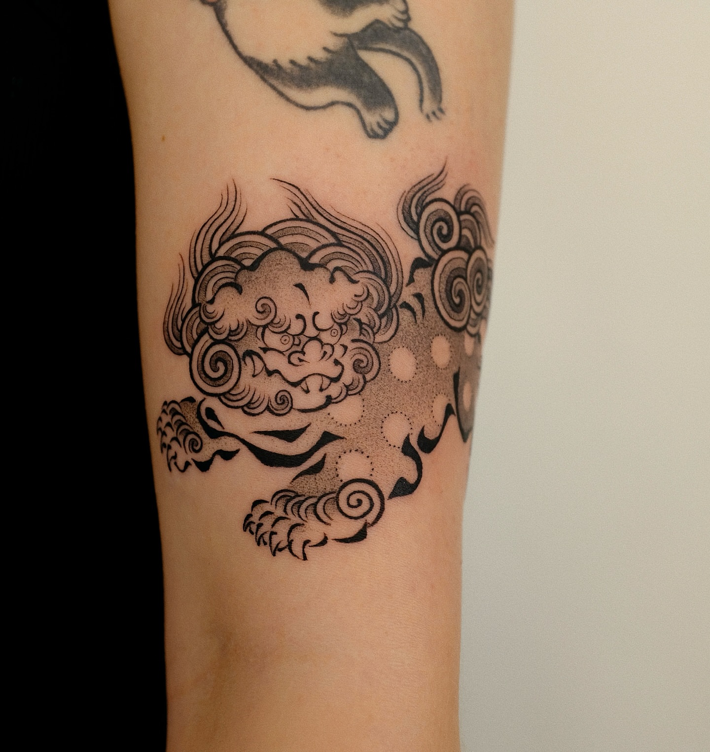 Tattoo by @xiaolun_tatt — dotwork