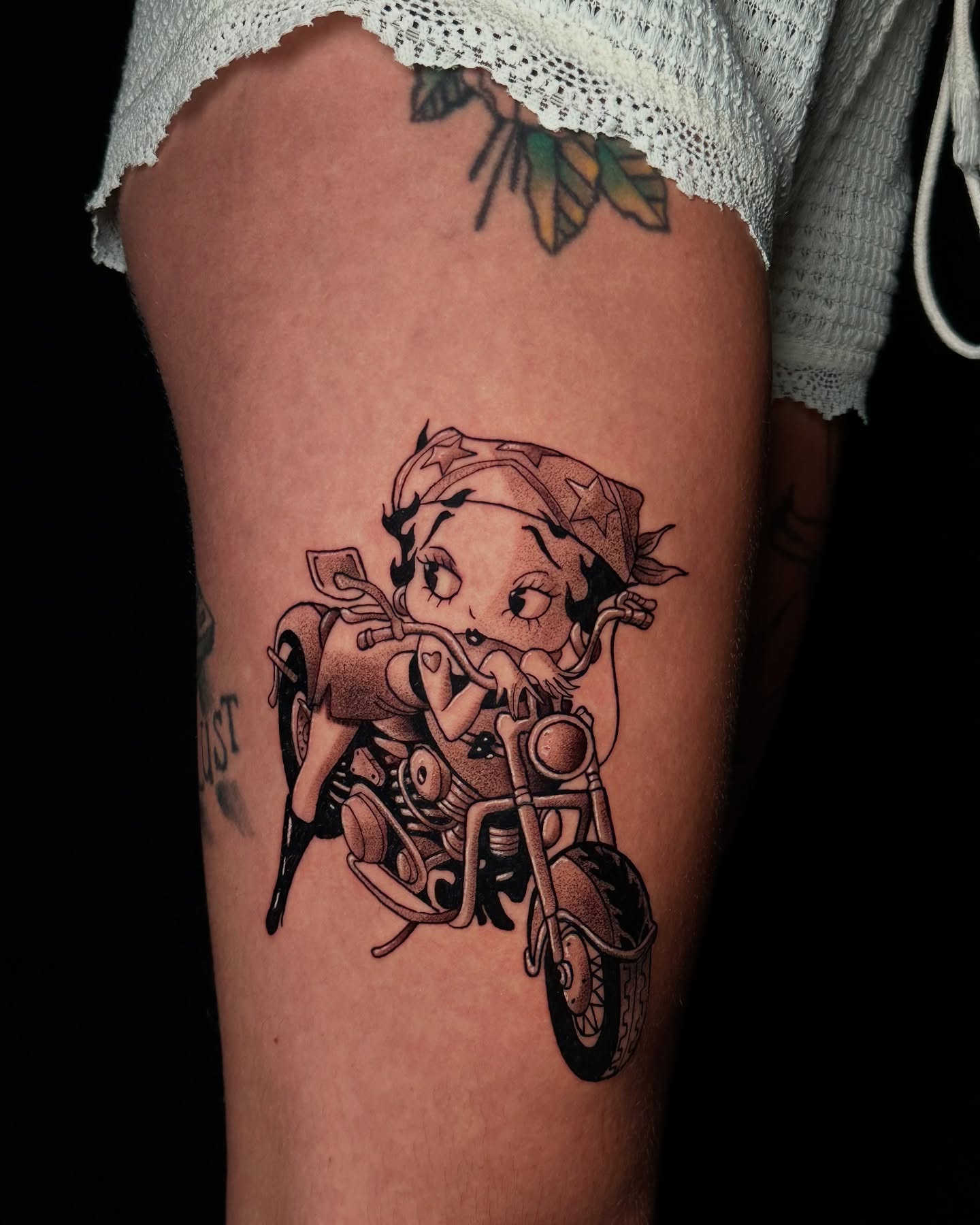 Tattoo by @picaflor.tattooer — black_and_grey