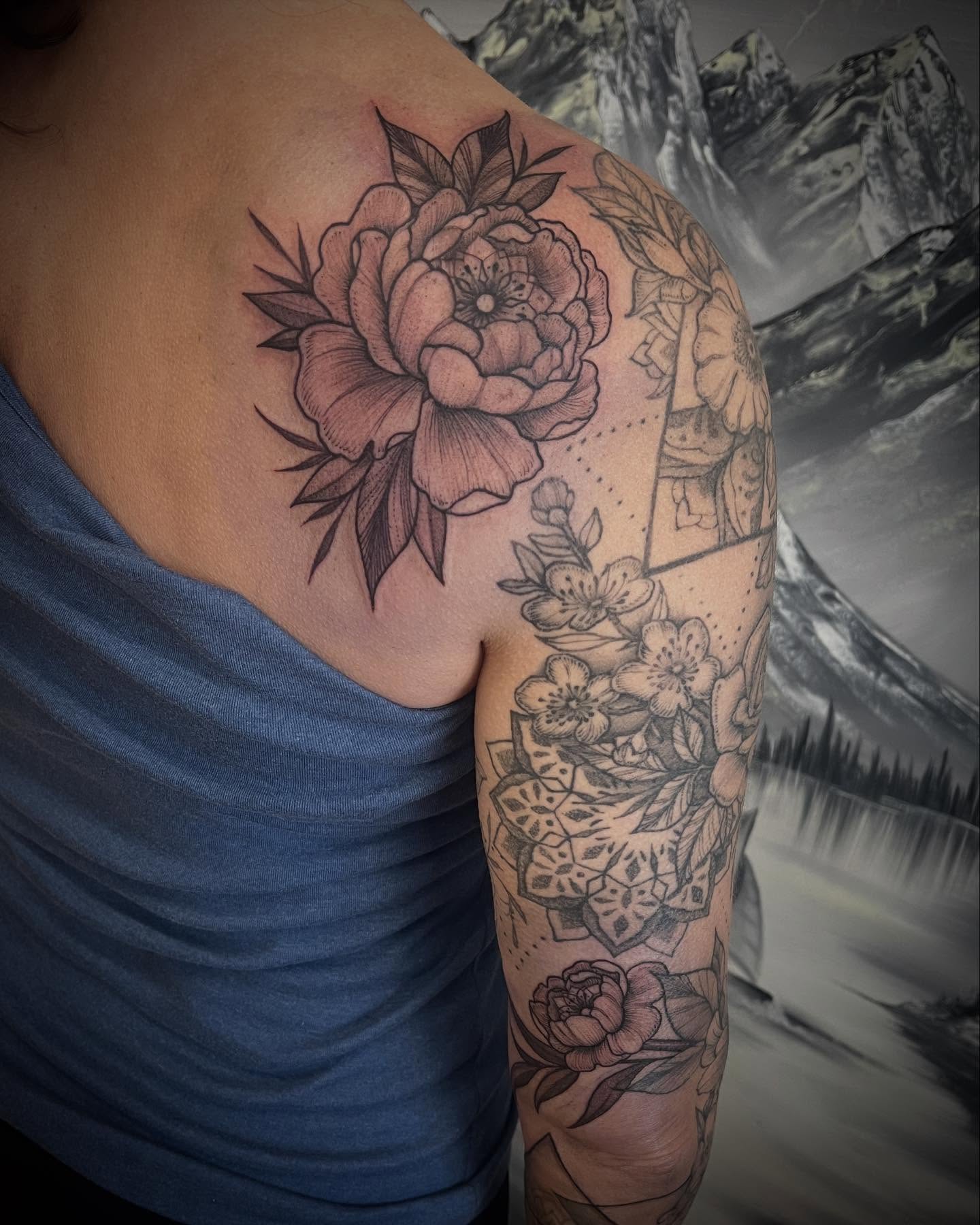 Tattoo by @jazzyhandswpg — black_and_grey, geometric