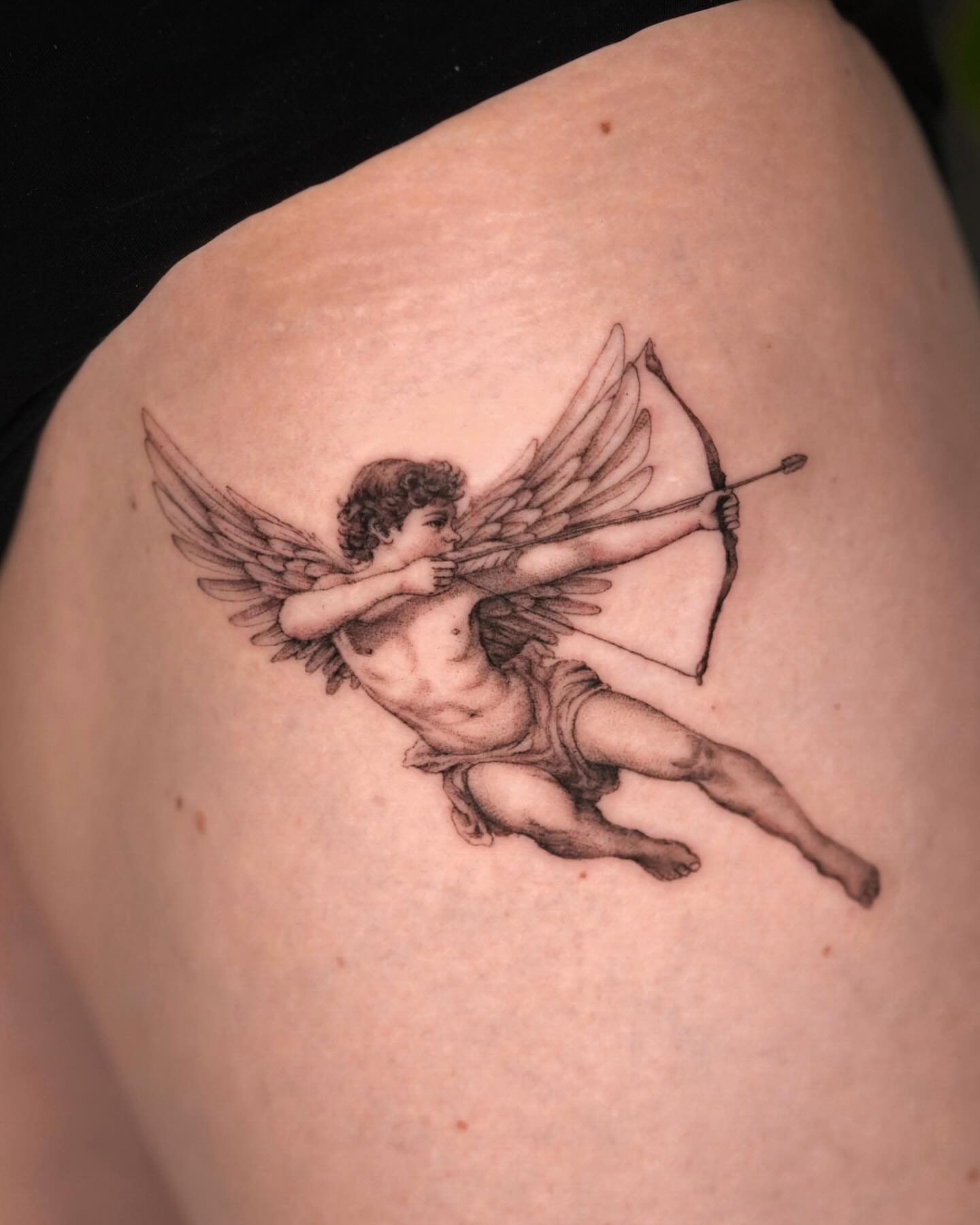 Tattoo by @lolavtattoo — black_and_grey