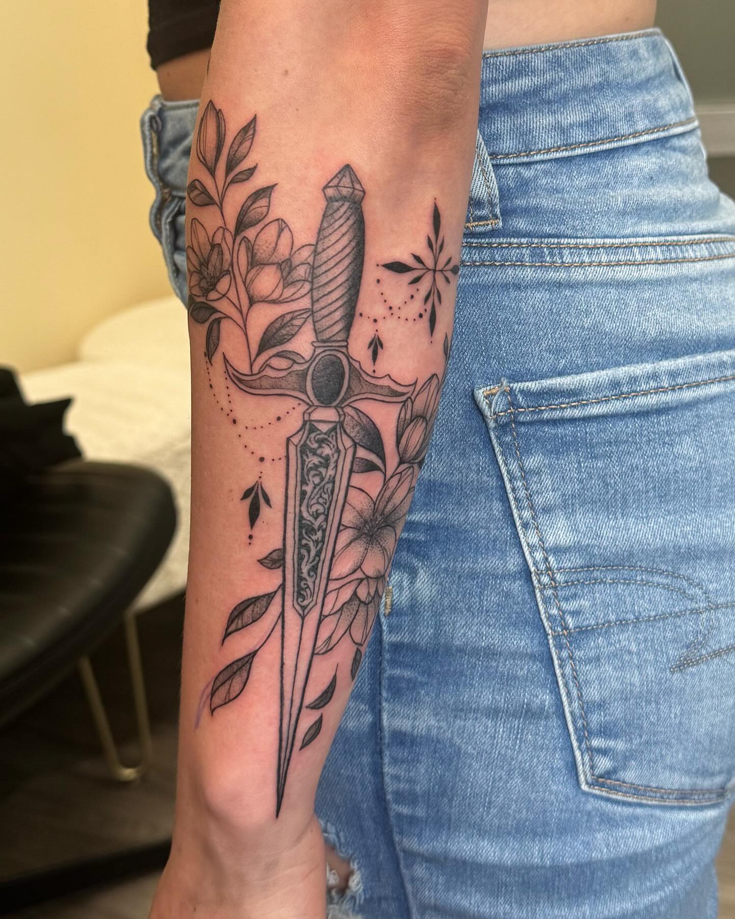 Tattoo by @gluhd_ink — black_and_grey