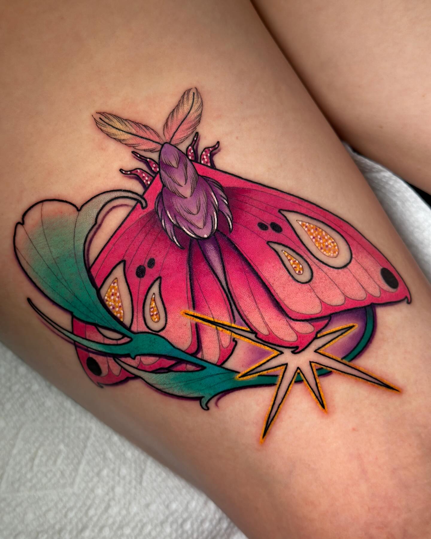 Tattoo by @tiaberrys — new_school, illustrative