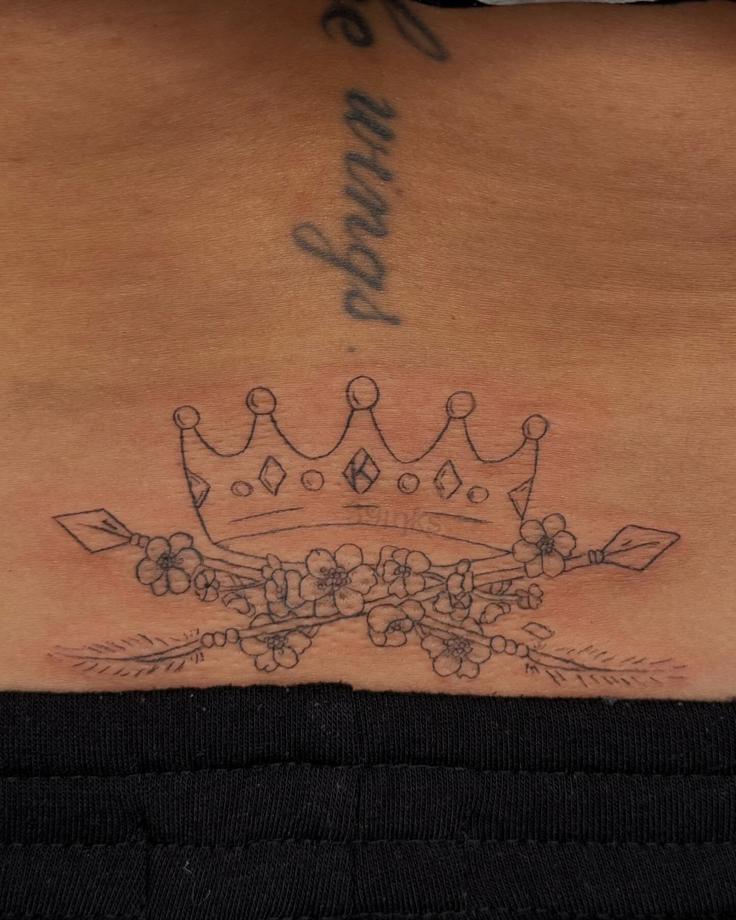 Crown with flowers black and grey tattoo on the forearm by Juliette :D