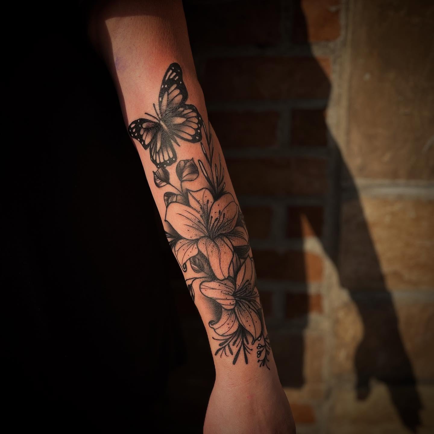 Butterfly and flowers dotwork tattoo on the forearm by π΅πππππ
