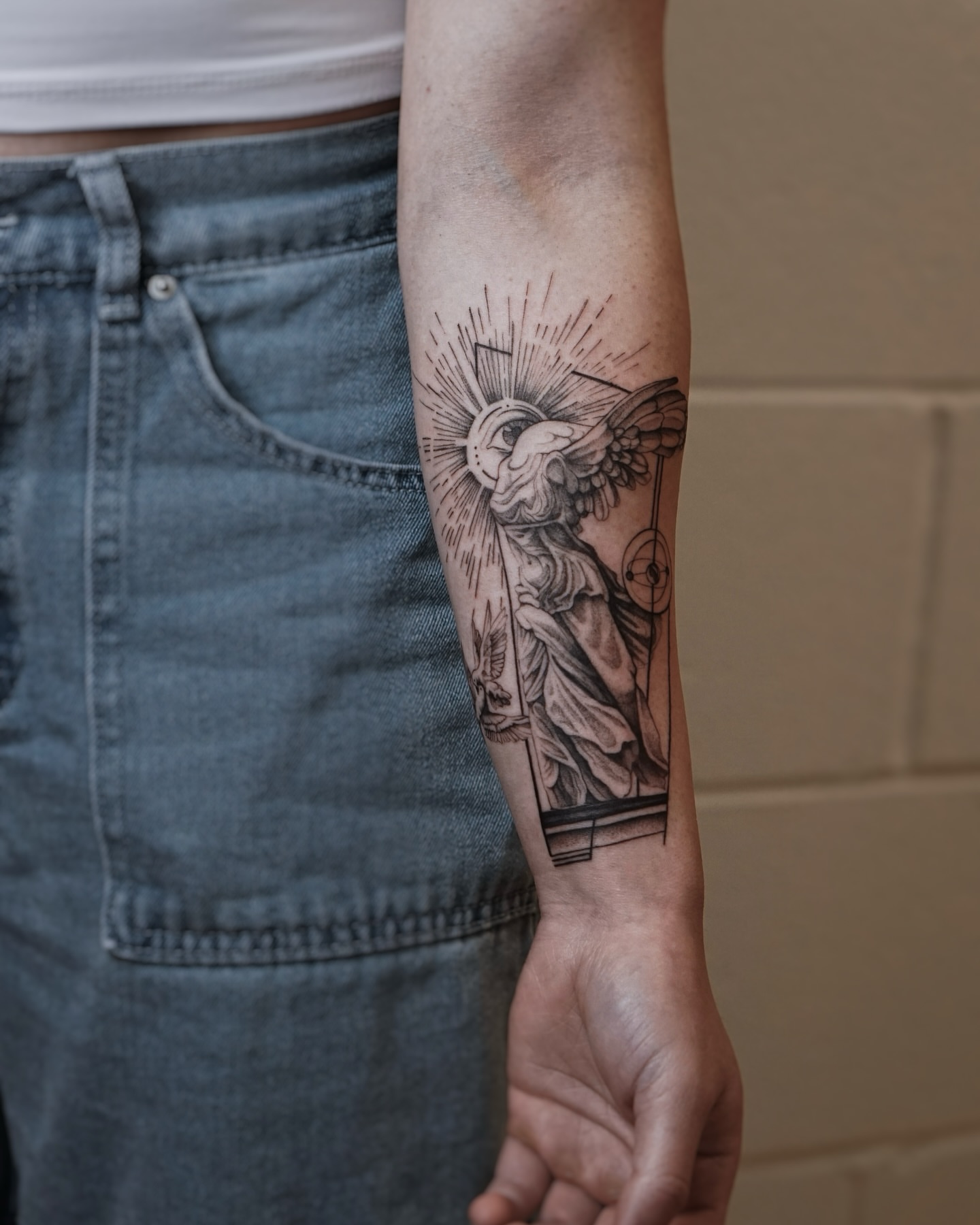 Statue of liberty black and grey tattoo on the forearm by ᴛᴀᴛᴛᴏᴏ ᴀʀᴛɪꜱᴛ 📍Portland, OR