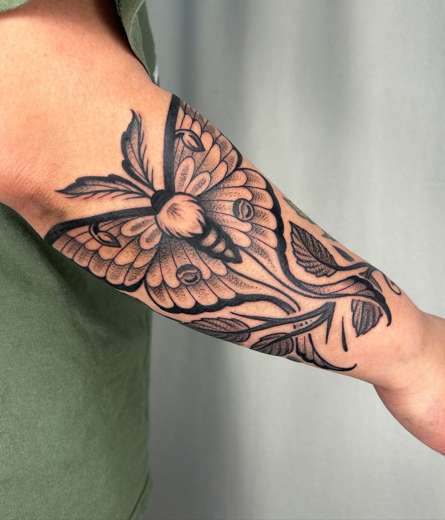 Tattoo by @cicadanymph — black_and_grey