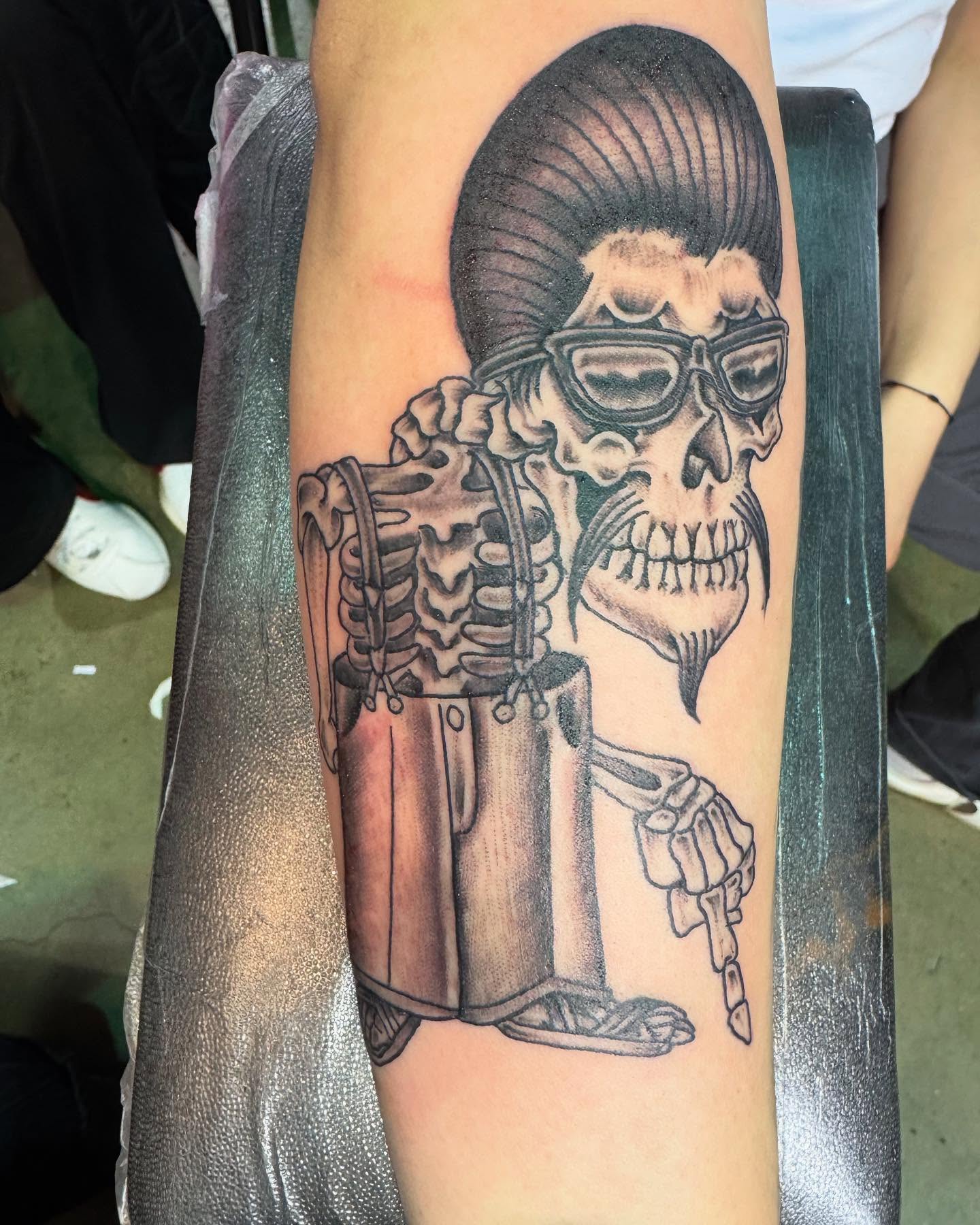 Tattoo by @dvasqueztattoo — black_and_grey