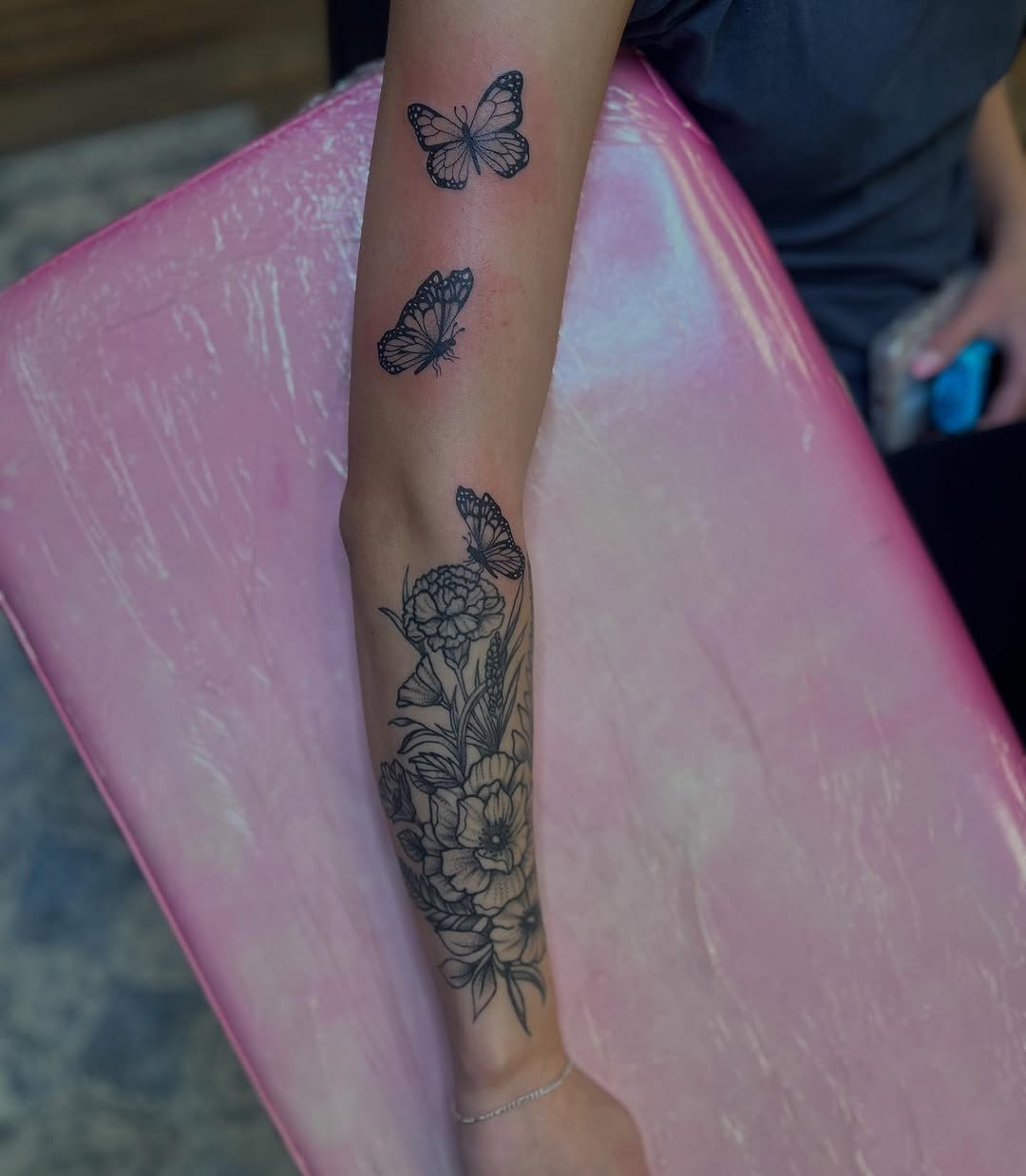 Tattoo by @lilacmourningink — fine_line, black_and_grey