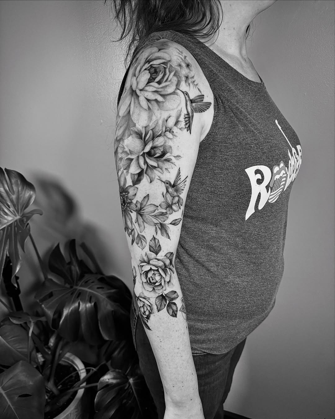 Tattoo by @ninnalopesart — realism, black_and_grey