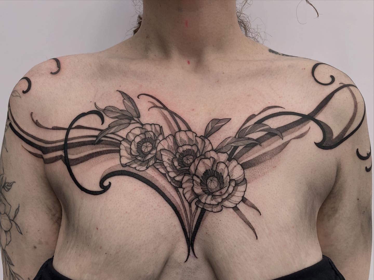 Tattoo by @caroljackytattoos — black_and_grey, ornamental