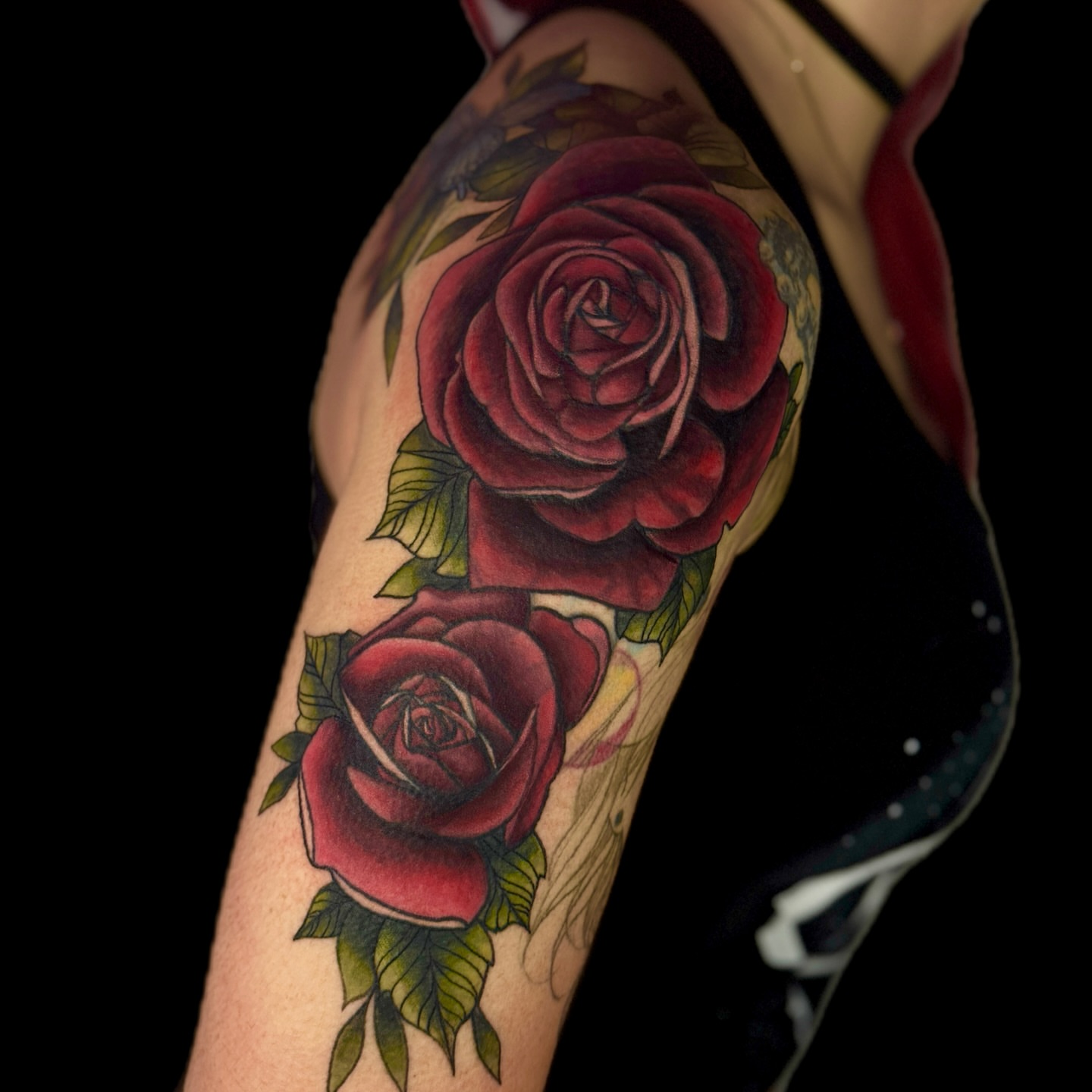 Red roses realism tattoo on the forearm by 𝕭𝖆𝖇𝖊𝖔𝖓𝖙𝖍𝖊𝖒00𝖓🌙🪬, Colorado Springs, Colorado