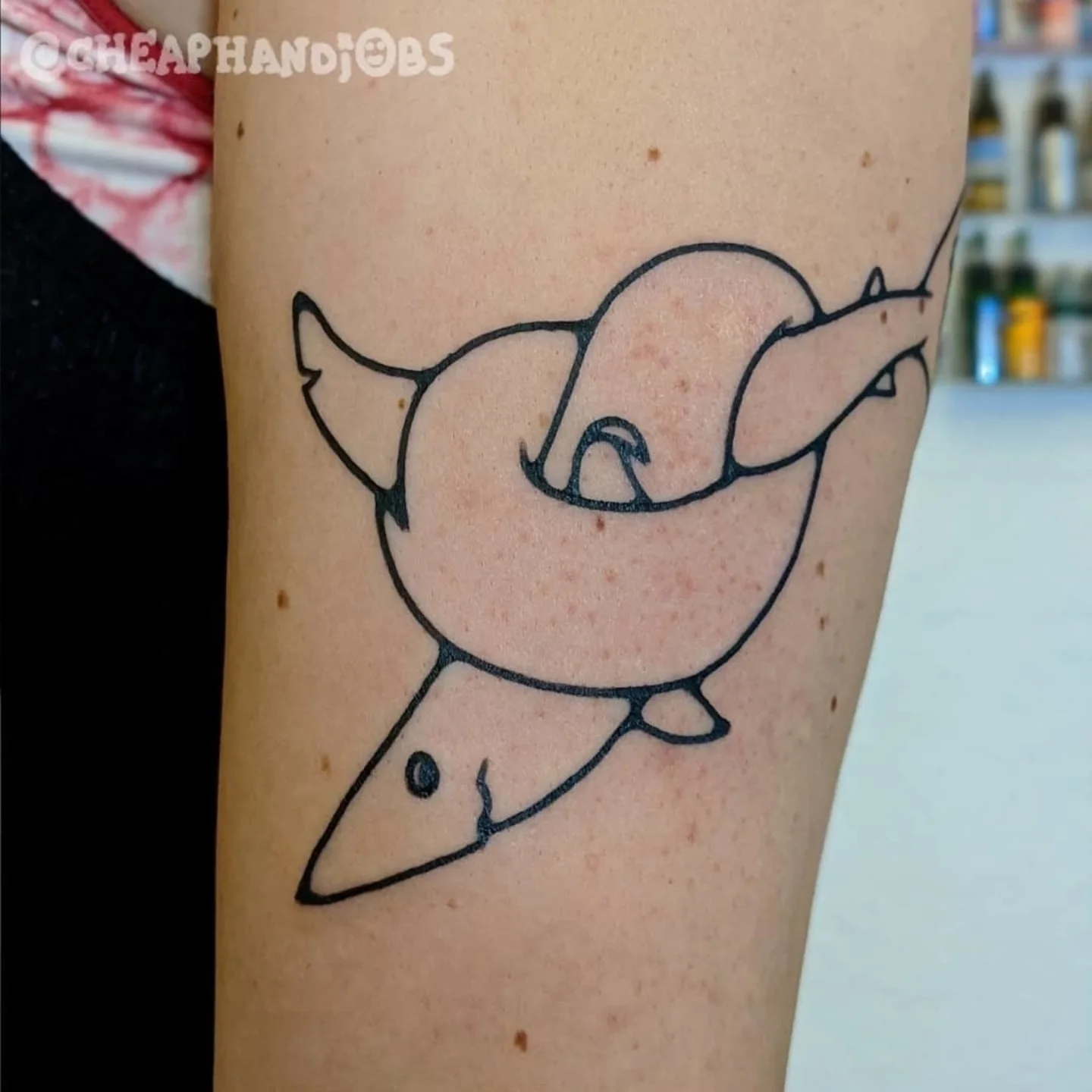 Bird minimalist tattoo on the forearm by @cheaphandjobs, Leipzig, Germany
