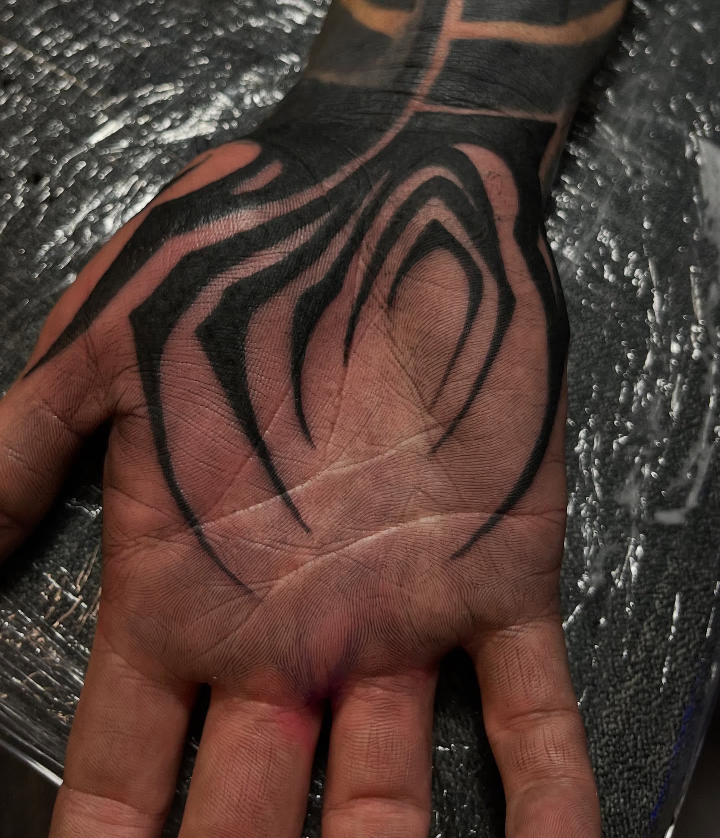 Tattoo by @wargski โ black_and_grey